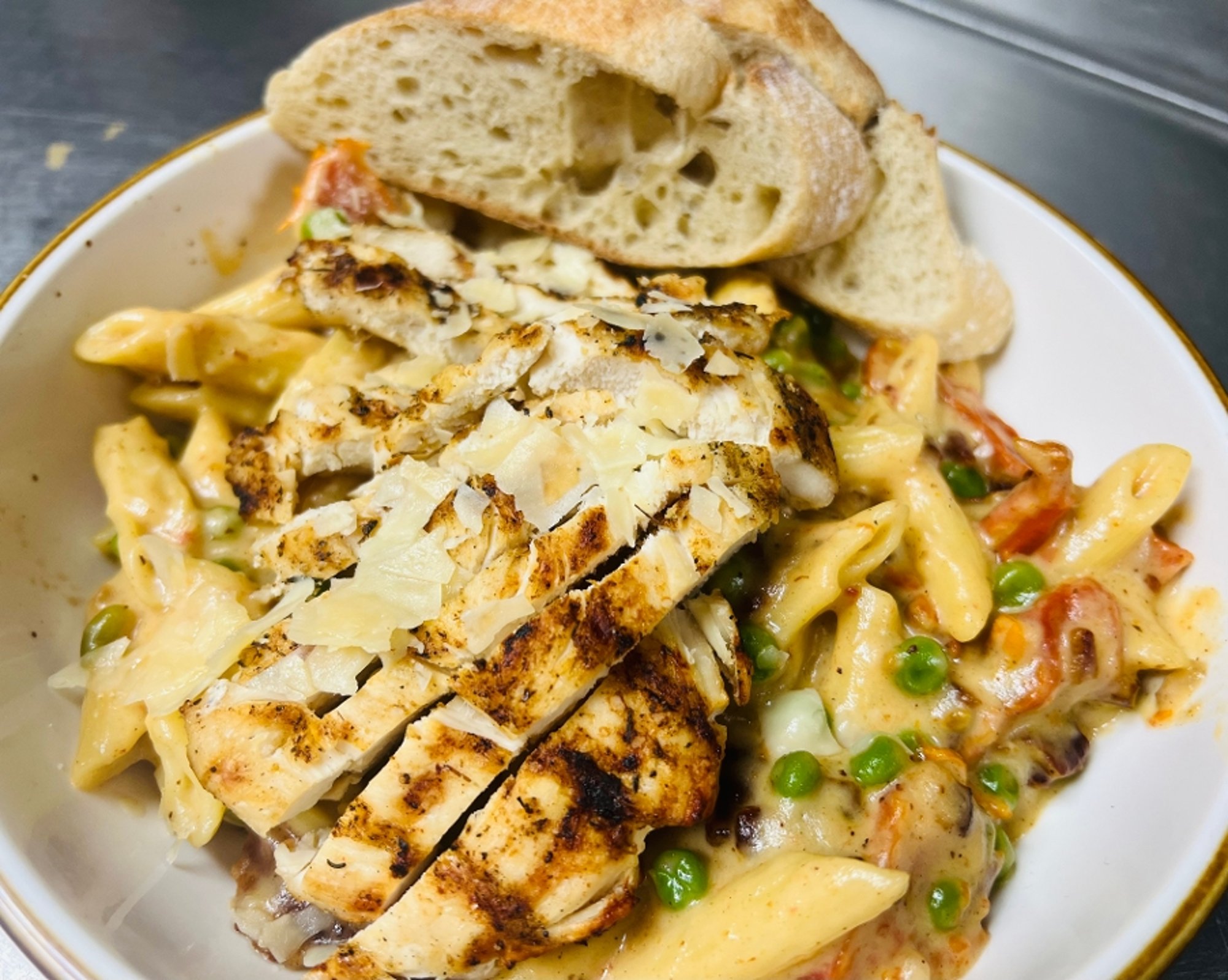 CHICKEN BACON CARBONARA