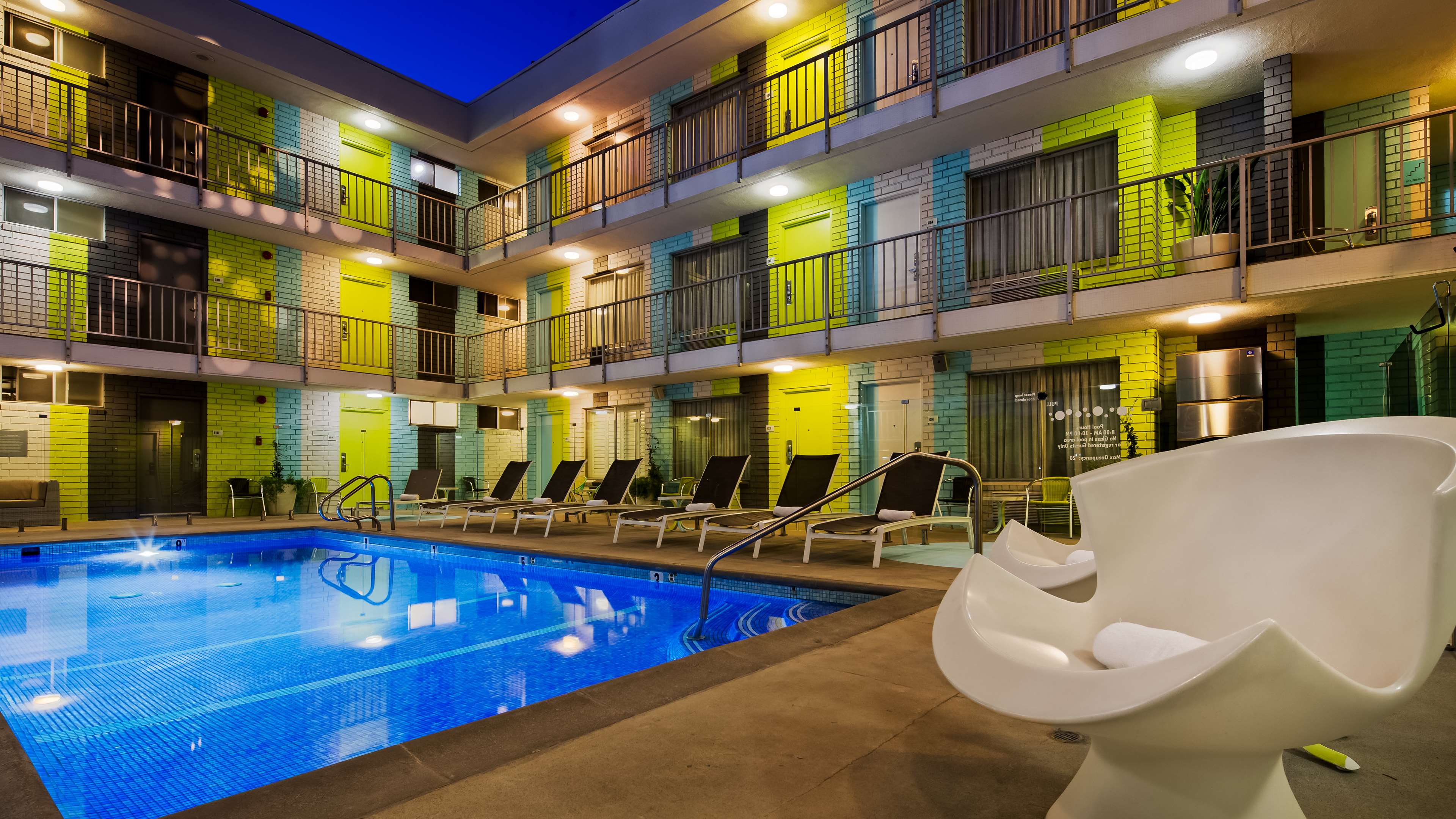 Best Western Plus Hollywood Hills Hotel Photo