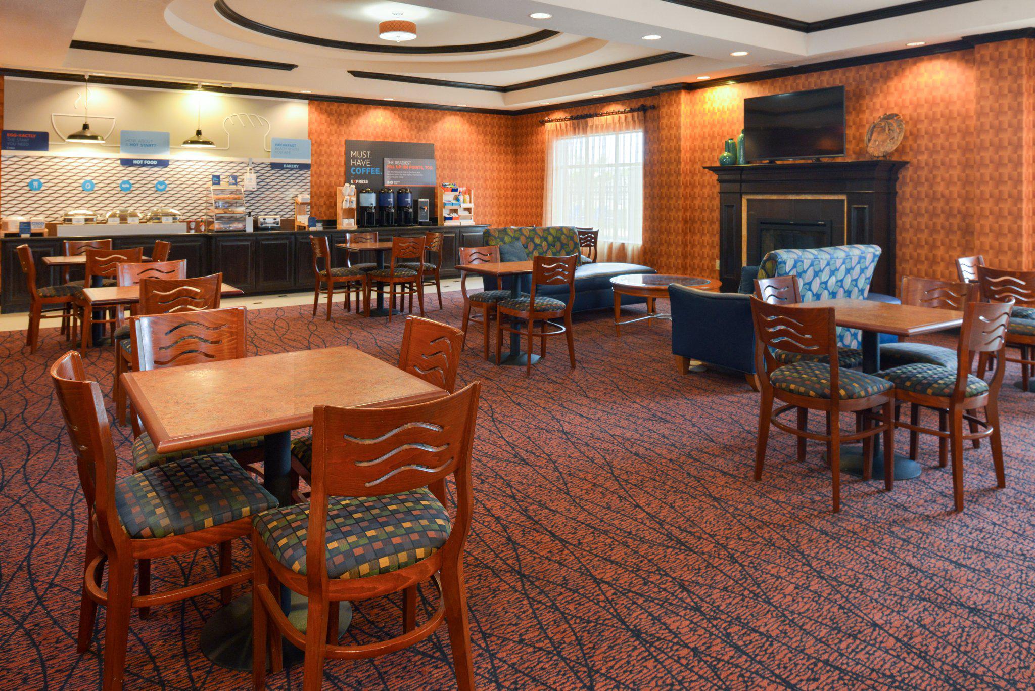 Holiday Inn Express & Suites Royse City - Rockwall Photo