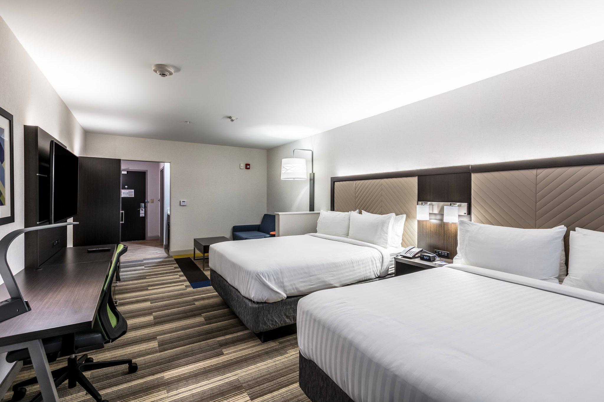 Holiday Inn Express & Suites Jersey City North - Hoboken Photo