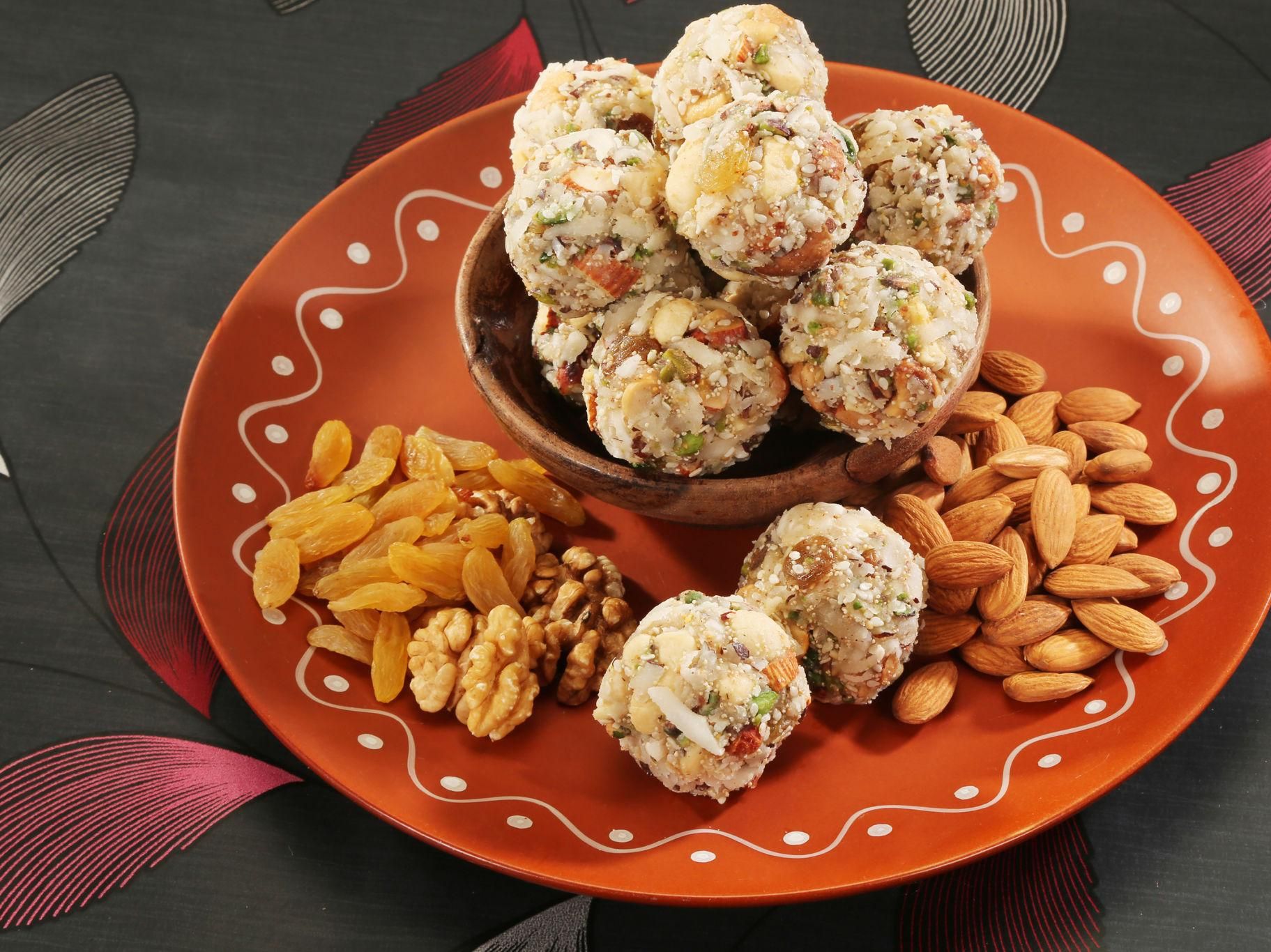 DRY FRUIT LADOO 4 Pcs