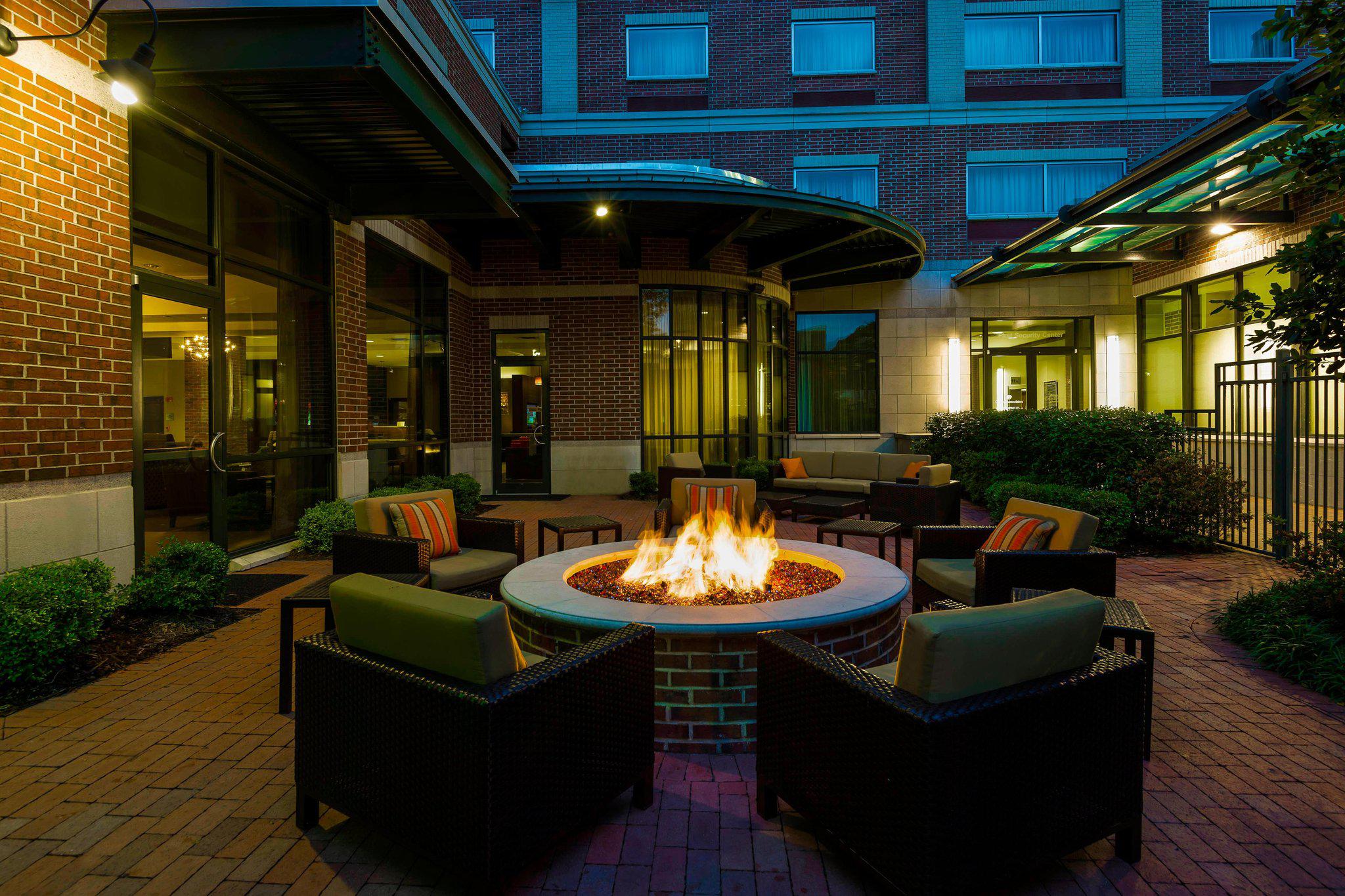 Courtyard by Marriott Little Rock Downtown Photo