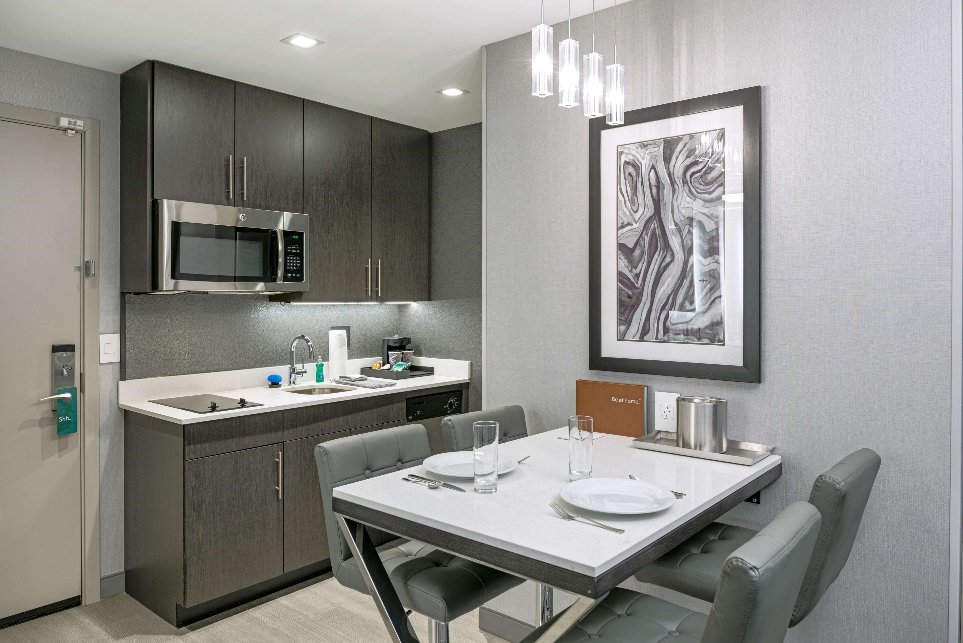 Homewood Suites By Hilton Boston Logan Airport Chelsea Photo