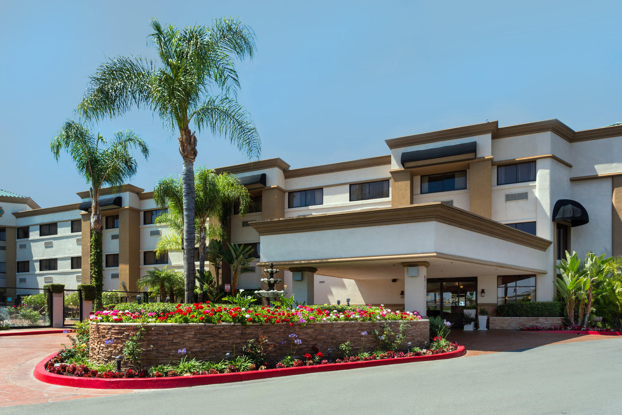 Holiday Inn Santa ANA-Orange Co. Arpt Photo