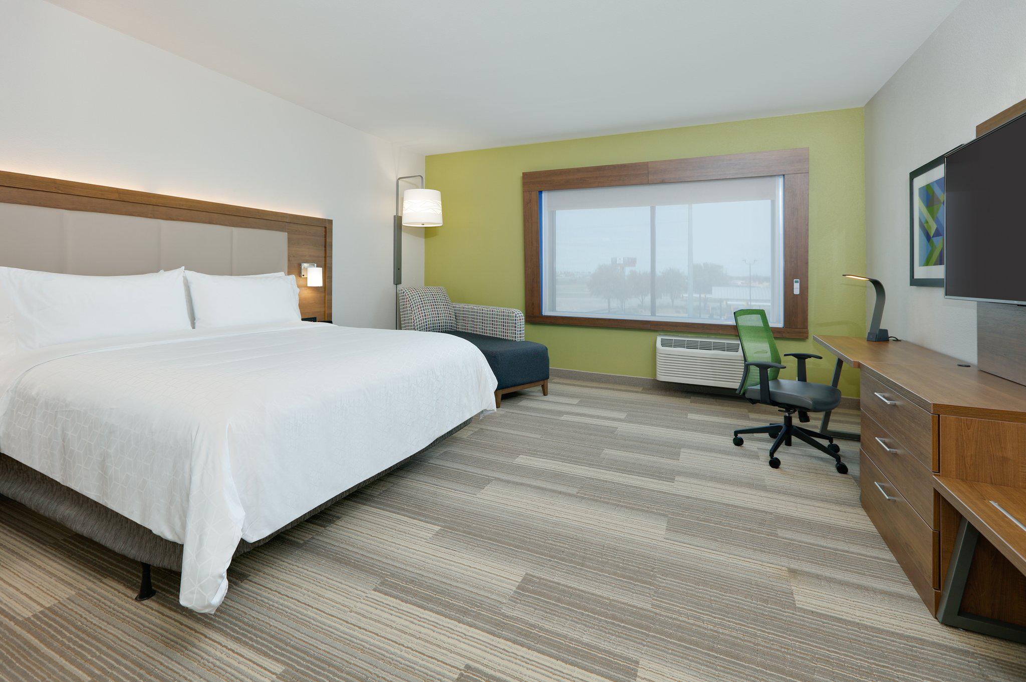 Holiday Inn Express & Suites Fort Worth North - Northlake Photo