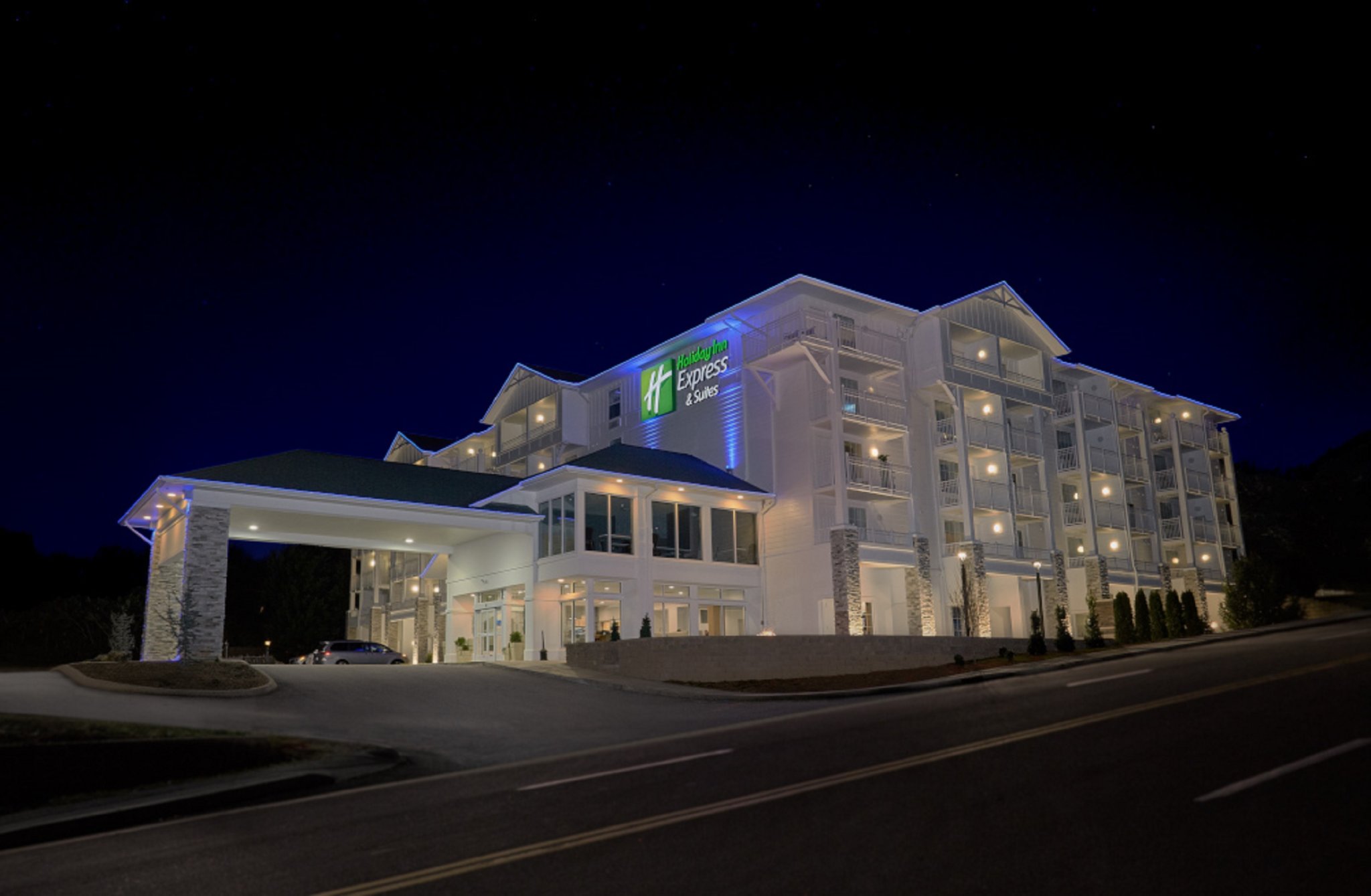 Holiday Inn Express & Suites Pigeon Forge - Sevierville by IHG Image