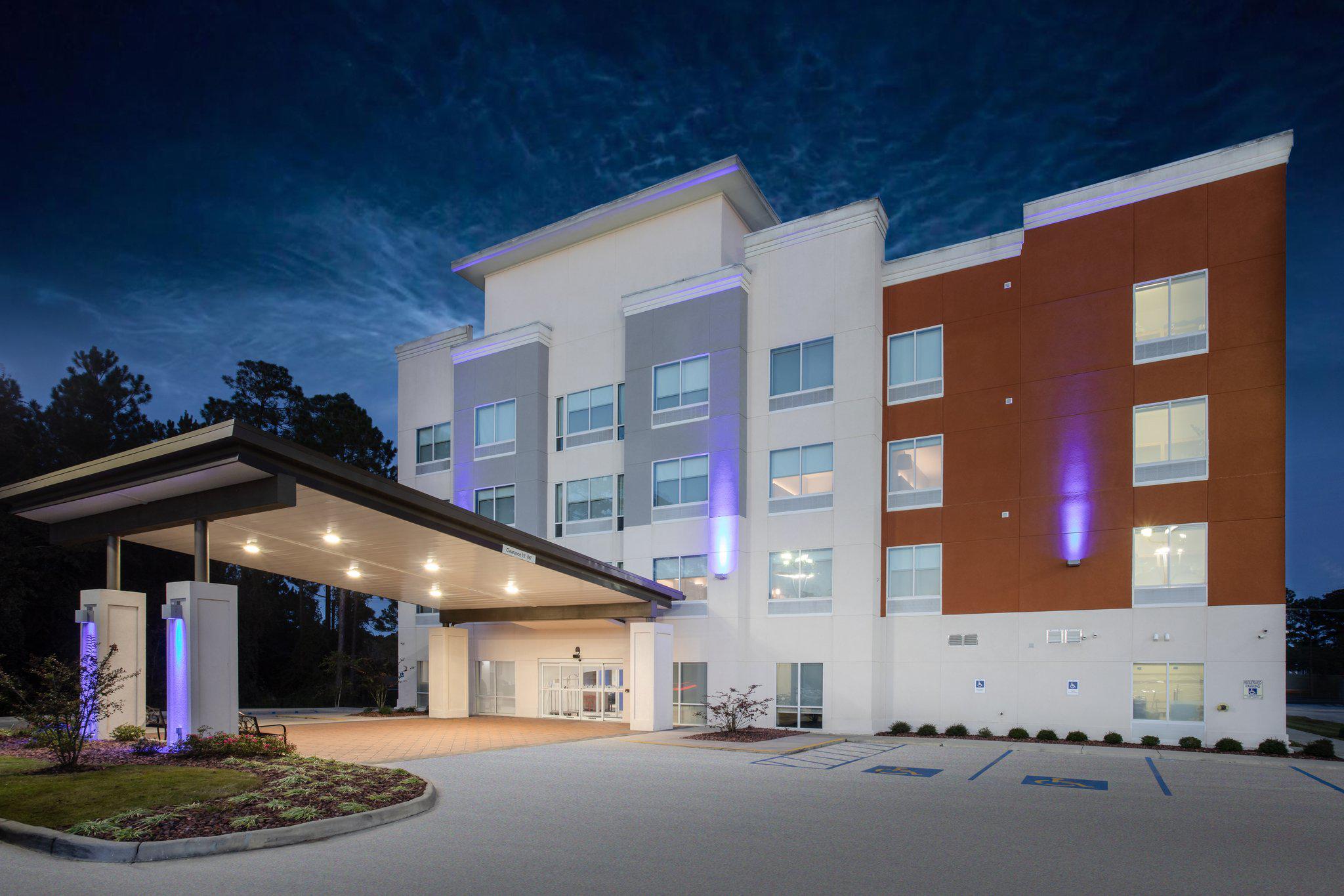 Holiday Inn Express Slidell Photo