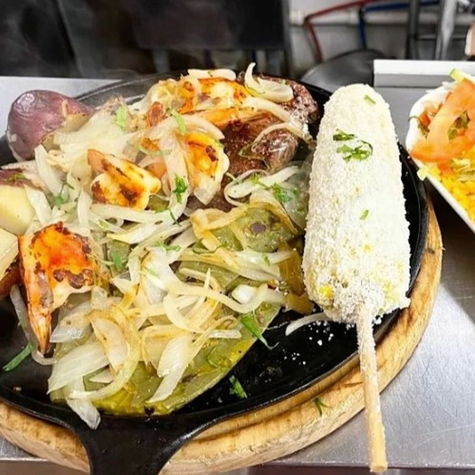 Carne Asada Con Camarones