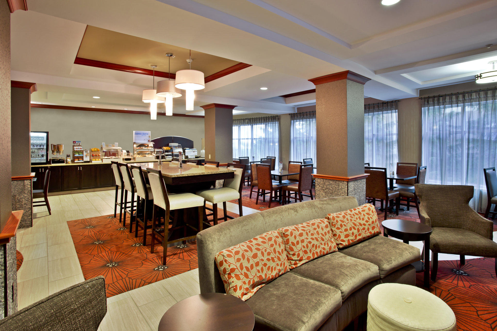 Holiday Inn Express & Suites Grand Rapids-North Photo