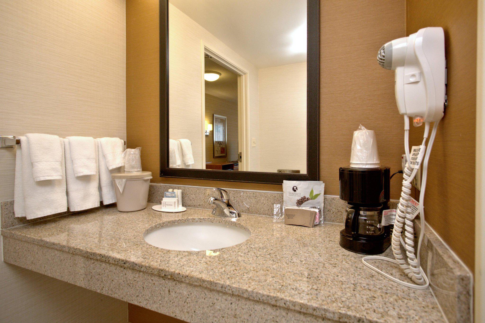 Fairfield Inn & Suites by Marriott Edison-South Plainfield Photo