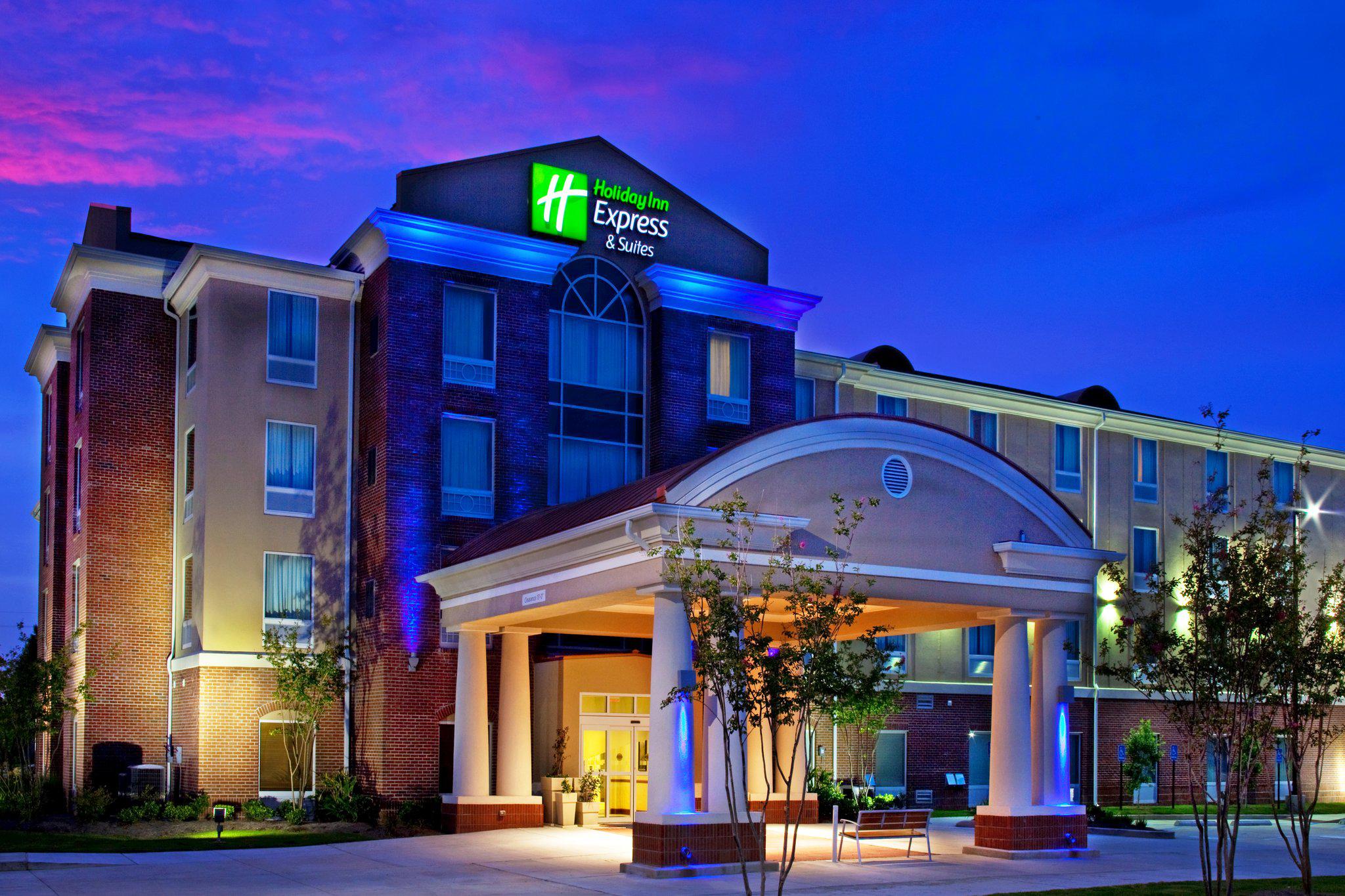 Holiday Inn Express & Suites Baton Rouge East Photo