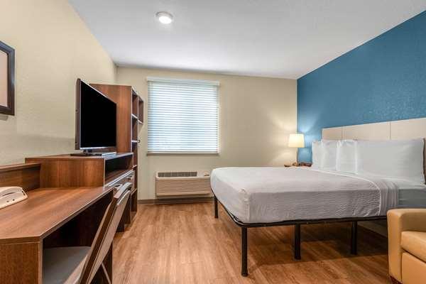 WoodSpring Suites Miramar Image