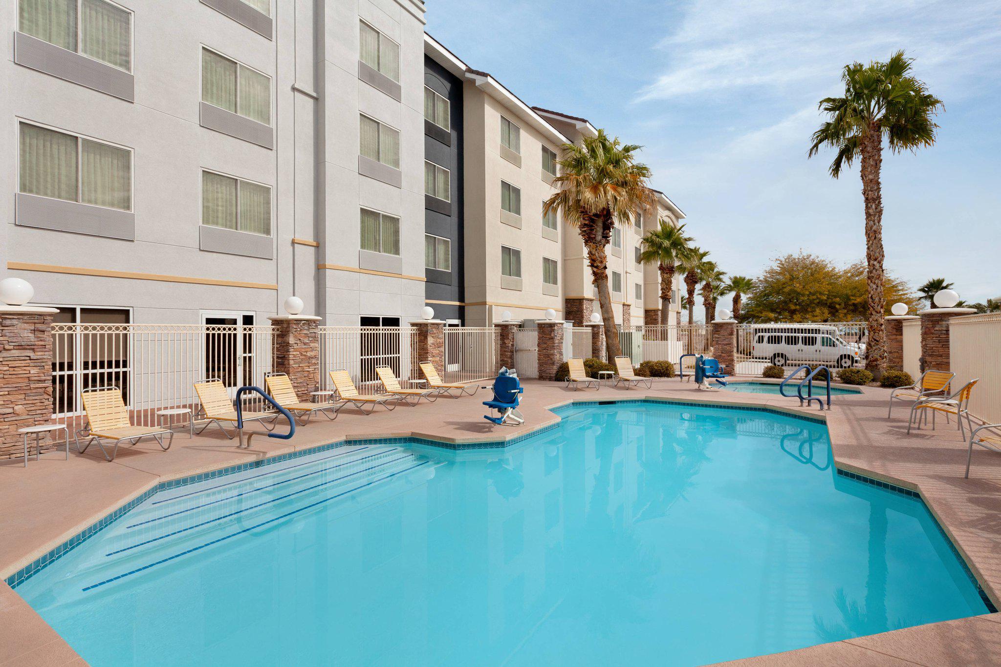 Fairfield Inn & Suites by Marriott Las Vegas South Photo