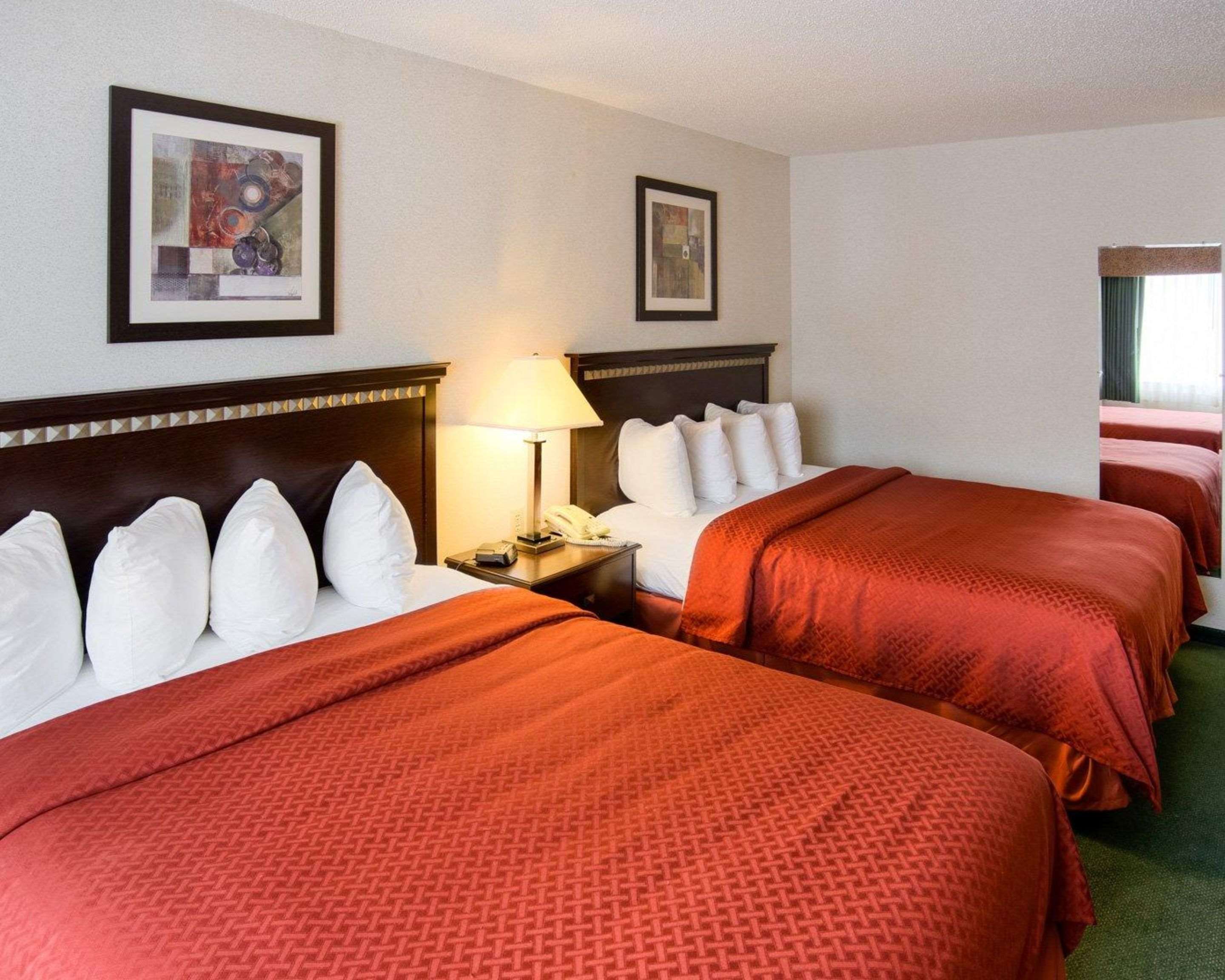 Quality Inn Near Northtown Mall & National Sports Center Photo