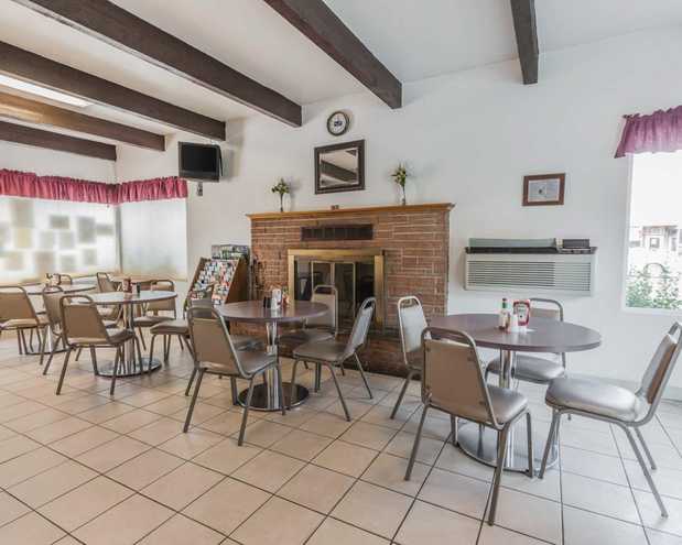Images Rodeway Inn & Suites