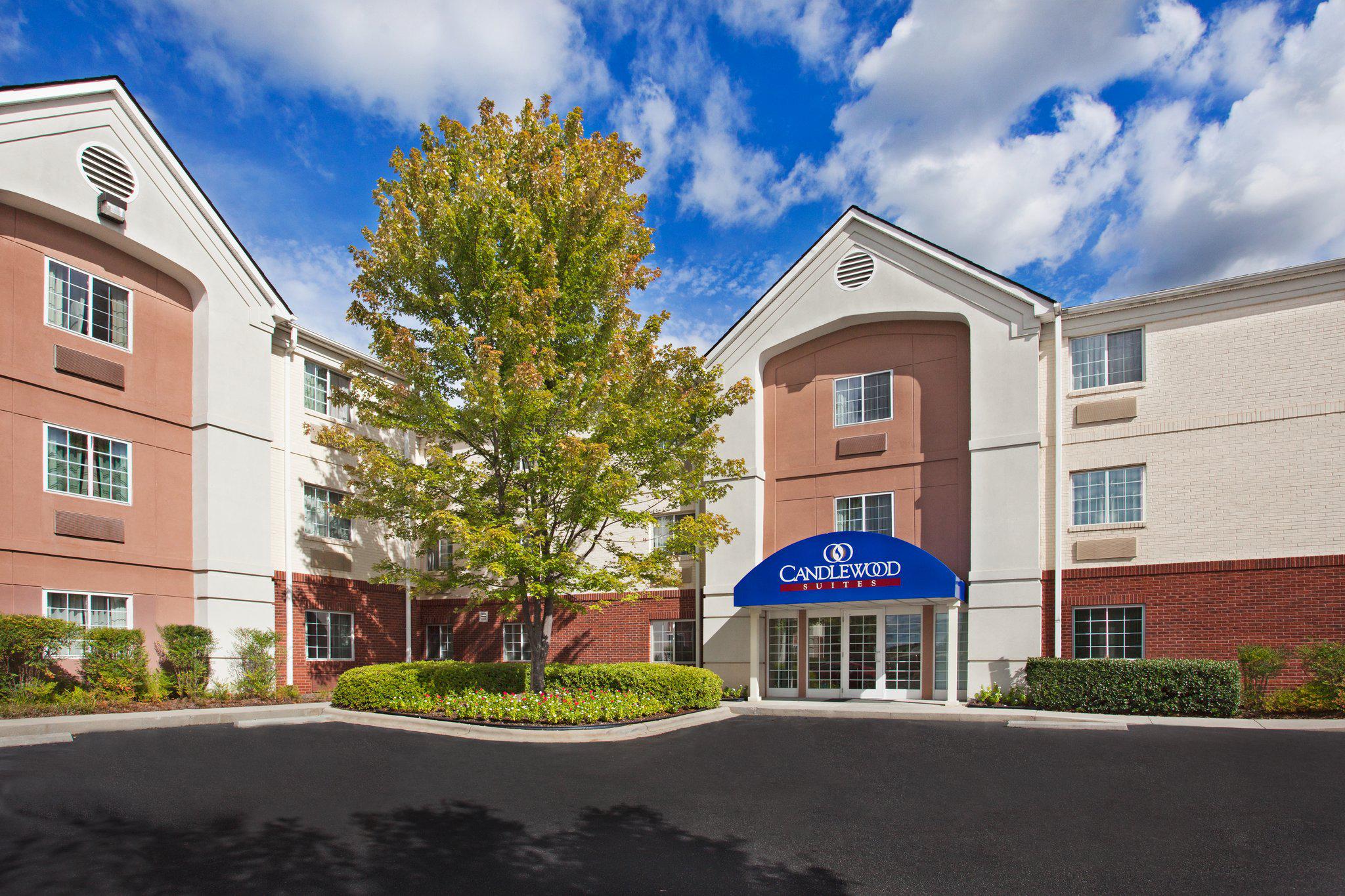 Candlewood Suites Huntersville-Lake Norman Area Photo