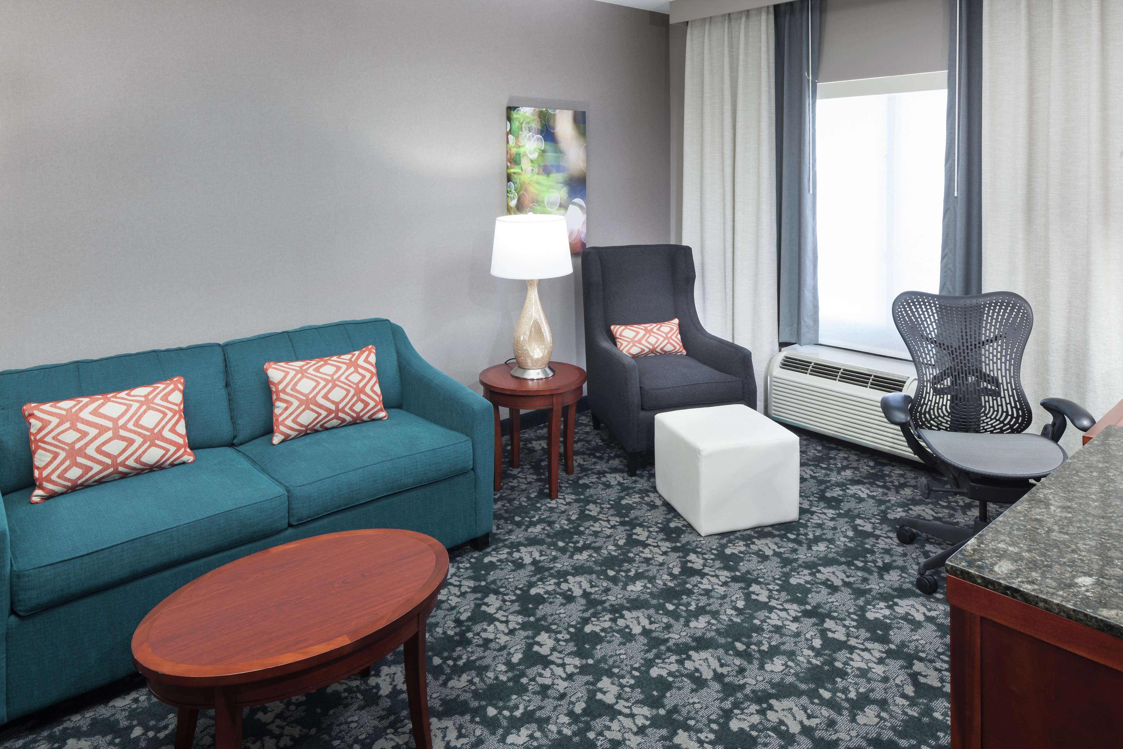 Hilton Garden Inn Lake Forest Mettawa Photo