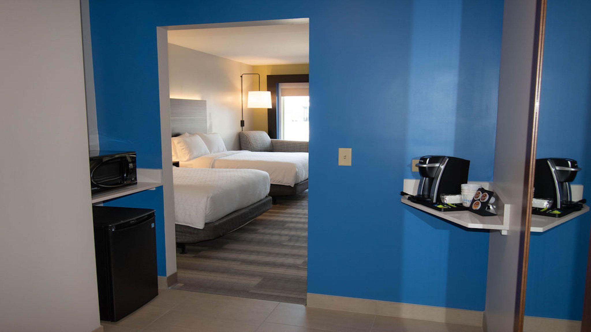 Holiday Inn Express & Suites Tonawanda - Buffalo Area Photo