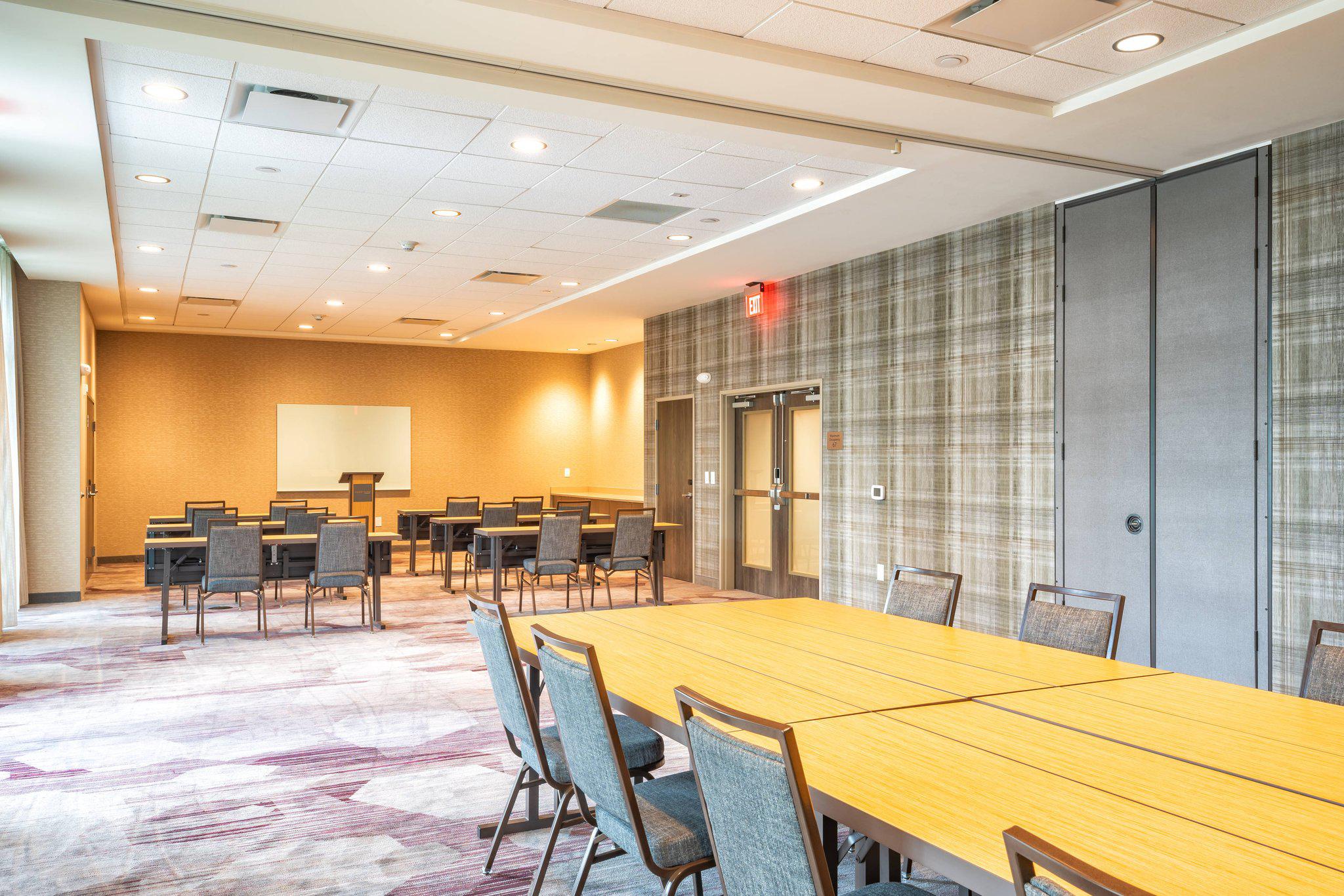 Courtyard by Marriott Charleston-North Charleston Photo