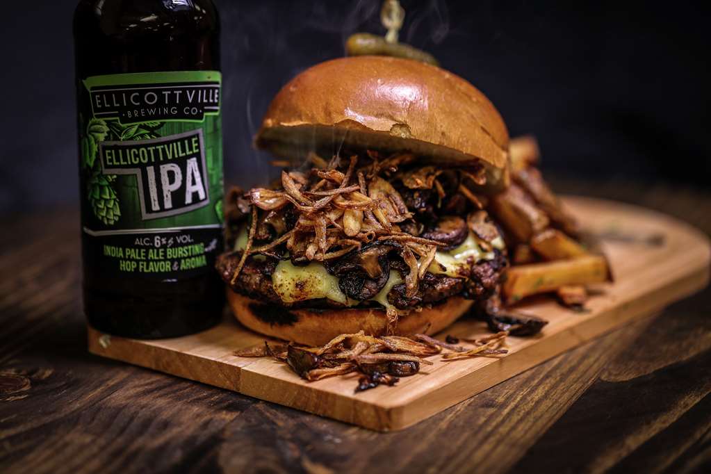 DoubleTree by Hilton Jamestown Image