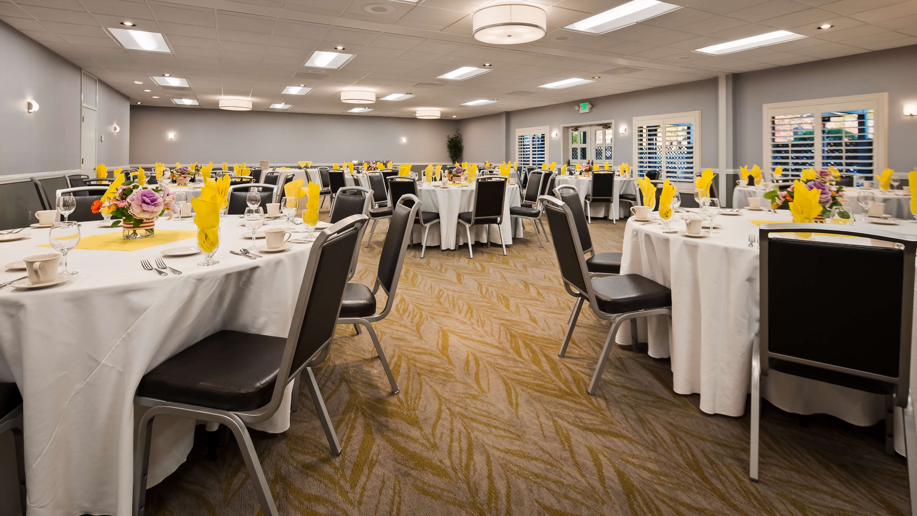 Best Western Seacliff Inn Photo