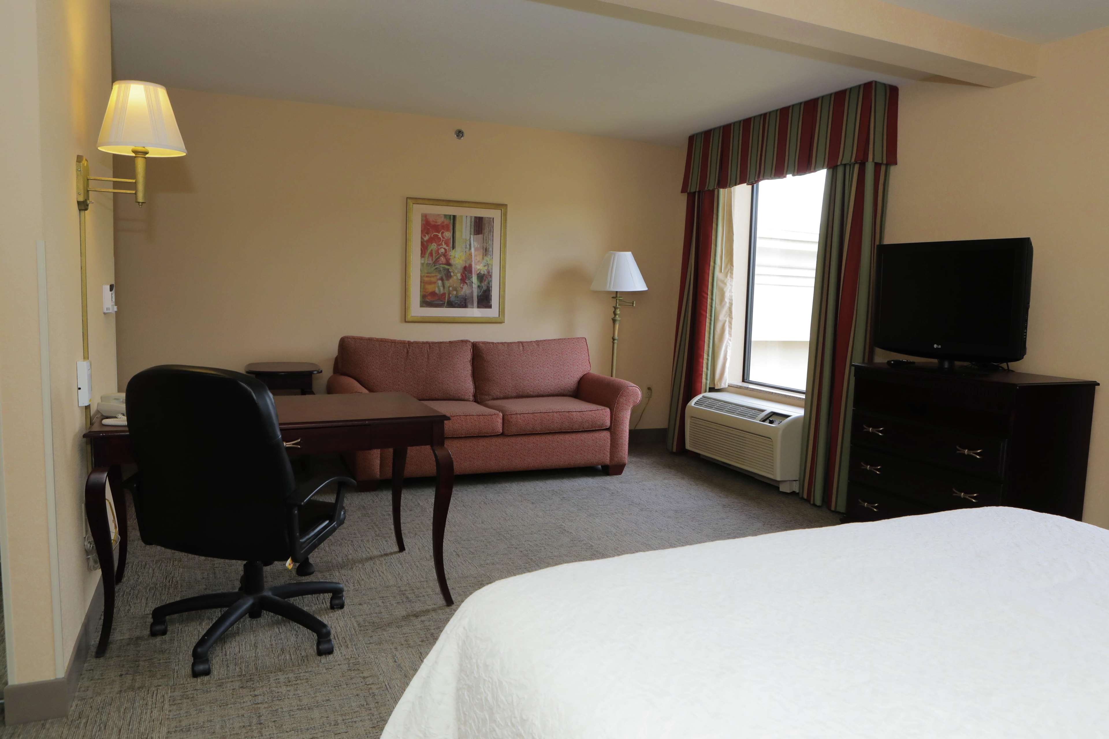 Hampton Inn Clinton Photo