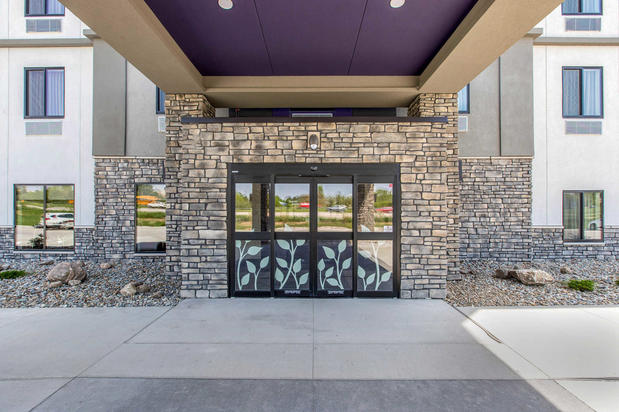 Images Sleep Inn & Suites Ankeny - Des Moines