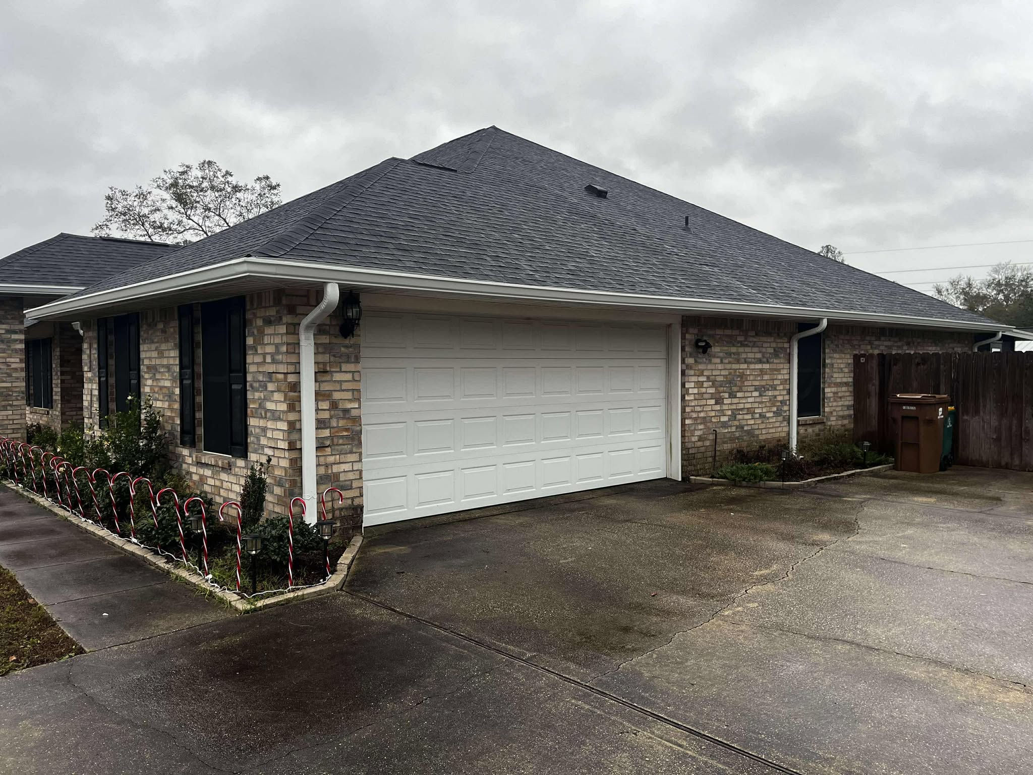 Southern Gutters LLC Image