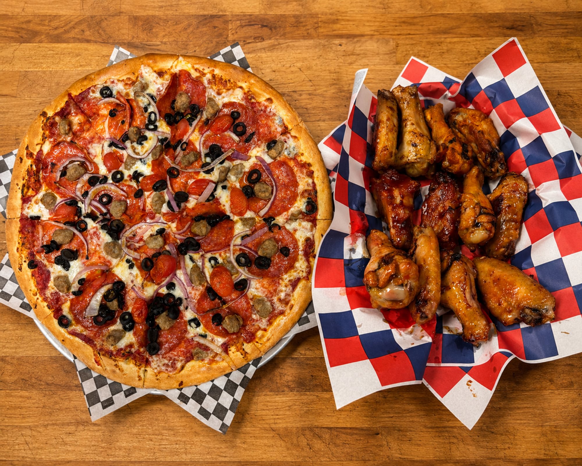 1 XL 16" Pizza and Wing Special
