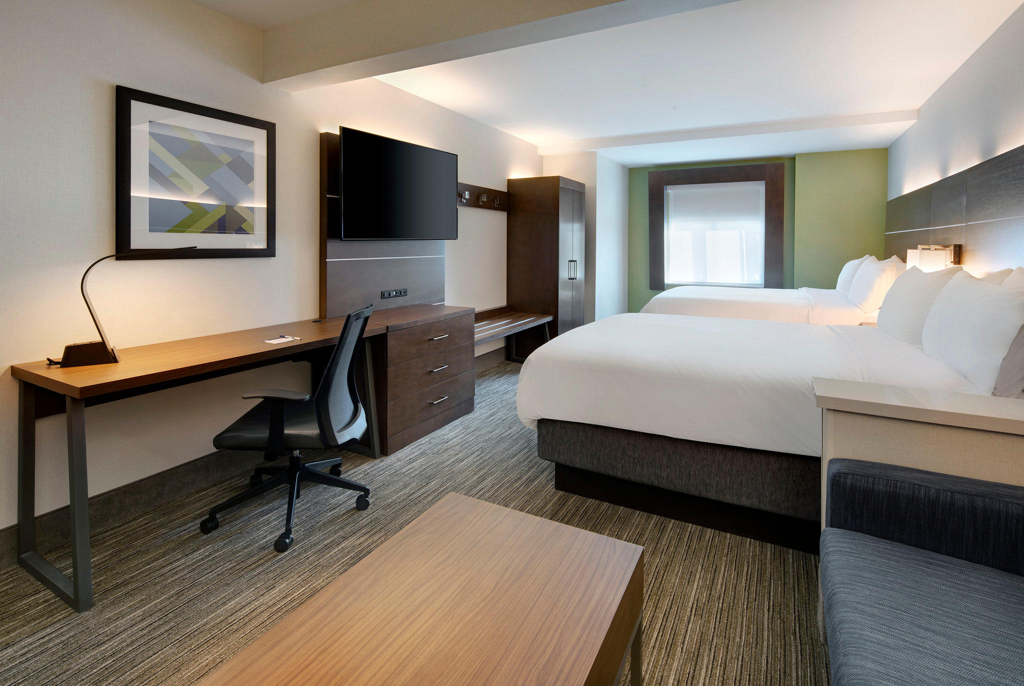 Holiday Inn Express & Suites Tilton - Lakes Region Photo