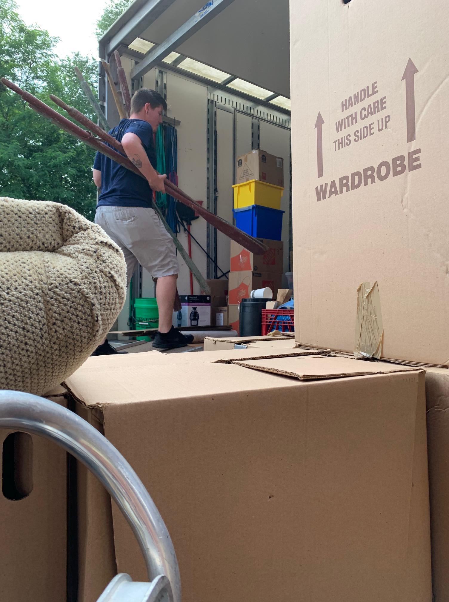Huys Bros. Moving, INC. Image
