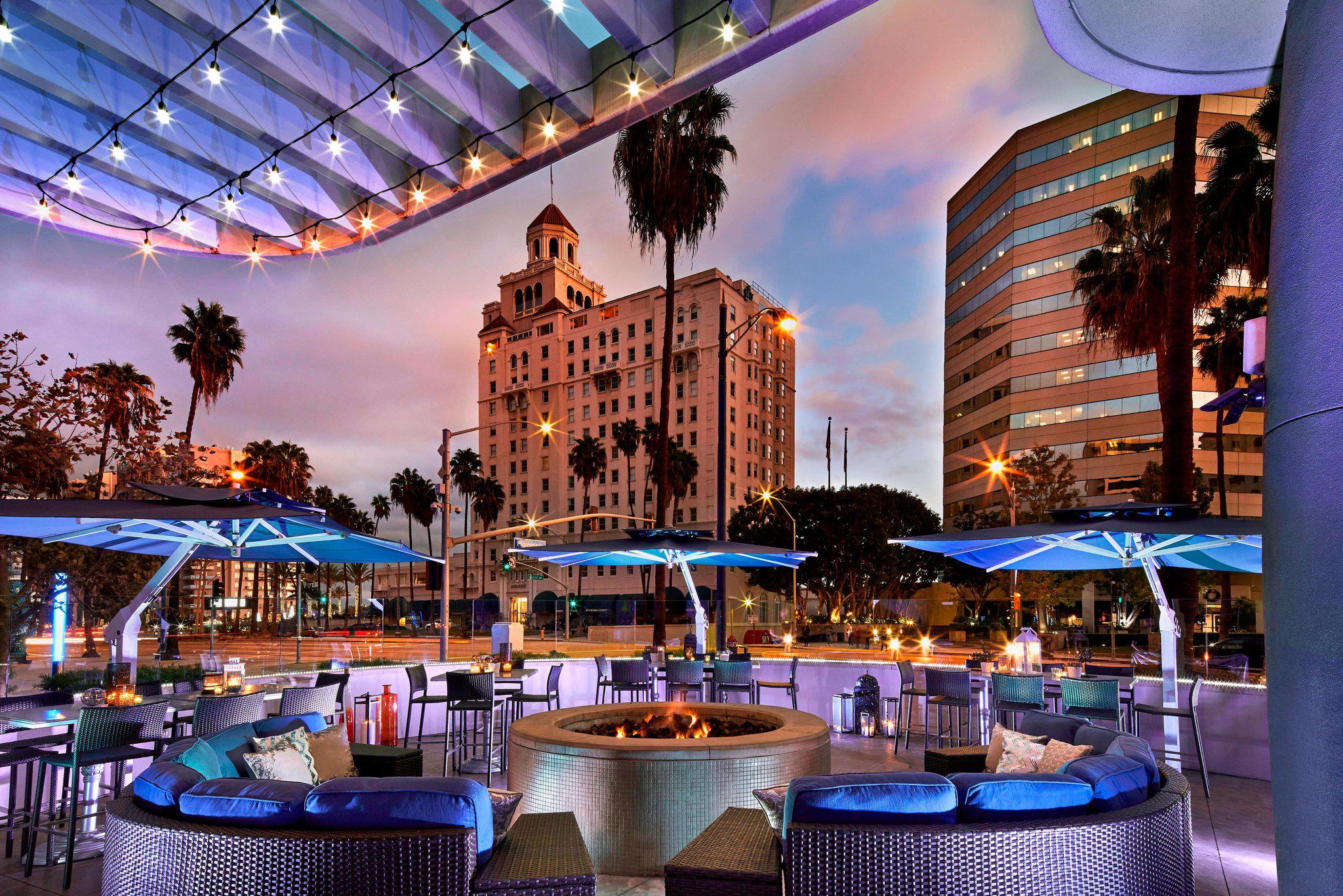 Renaissance Long Beach Hotel Photo