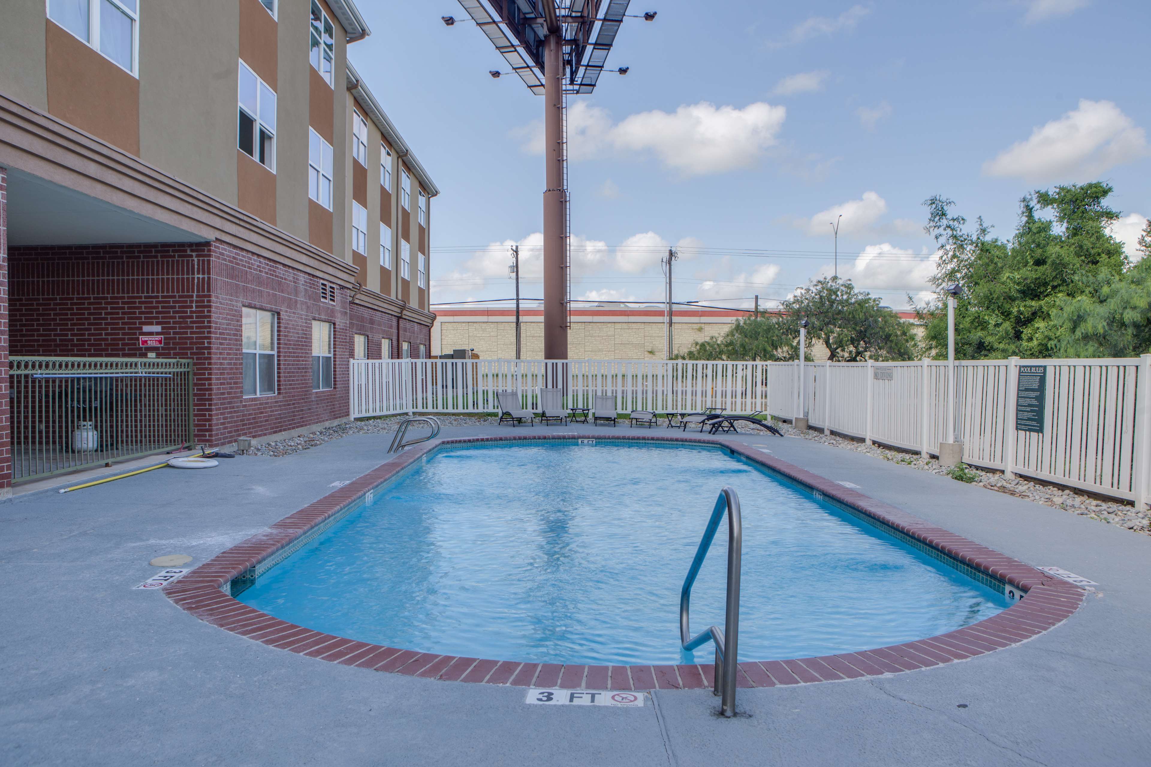 Country Inn & Suites by Radisson, Harlingen, TX Photo