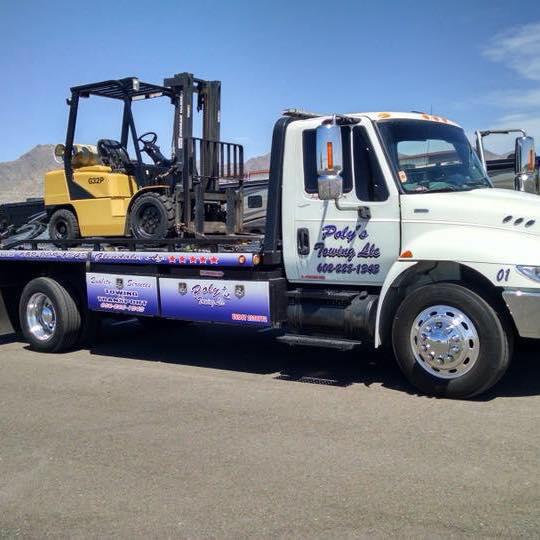 Poly's Towing Peoria Photo