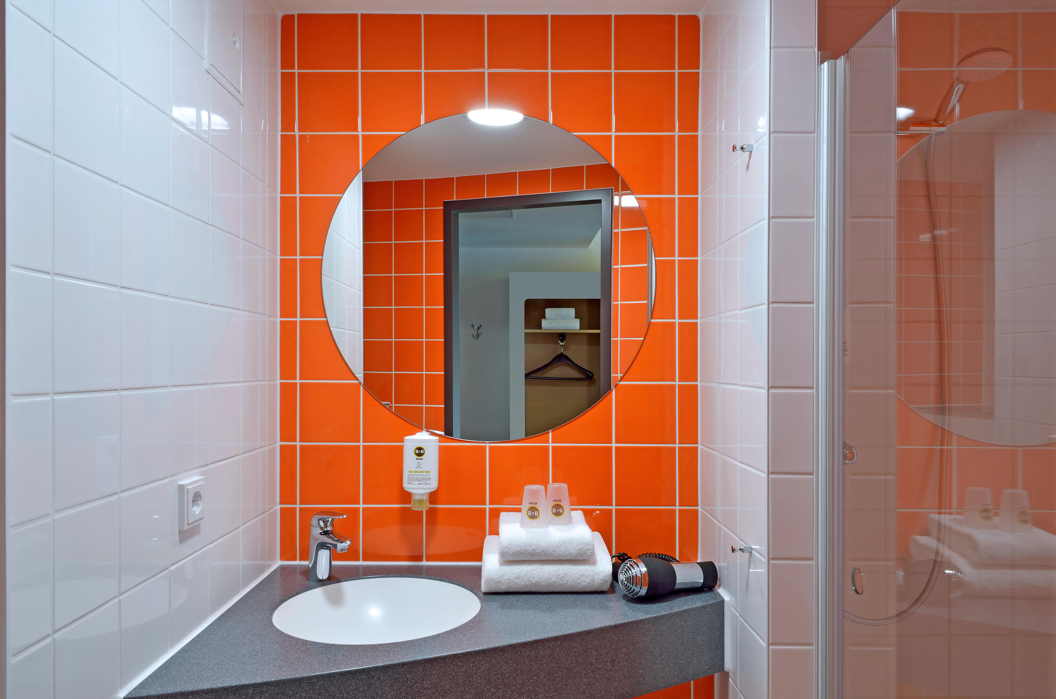 Bilder B&B Hotel Stuttgart-Zuffenhausen