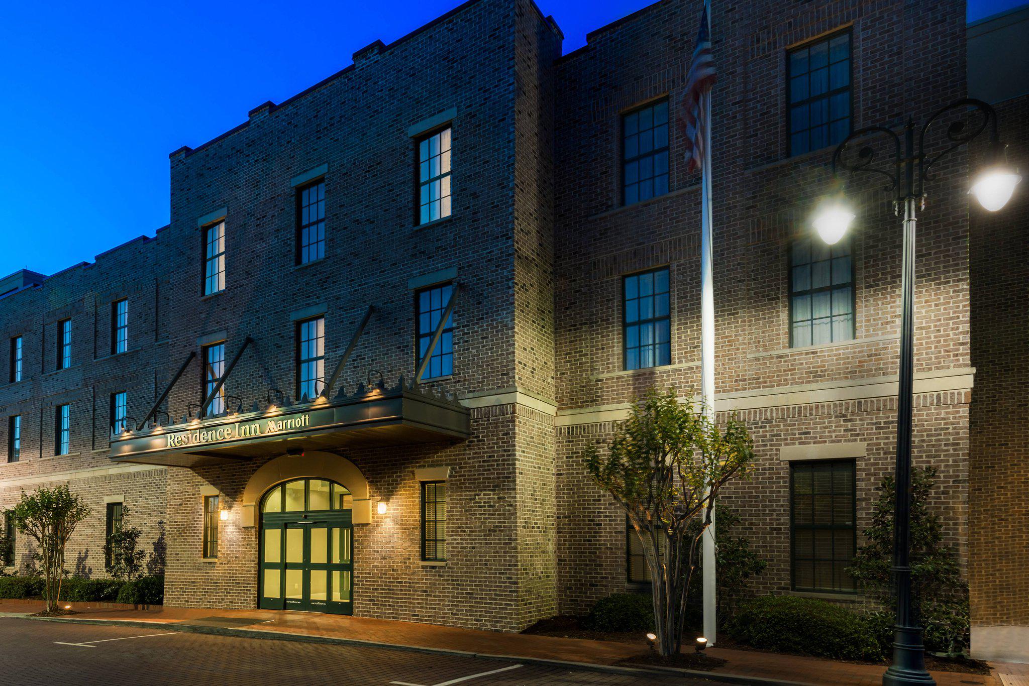 Residence Inn by Marriott Savannah Downtown/Historic District Photo