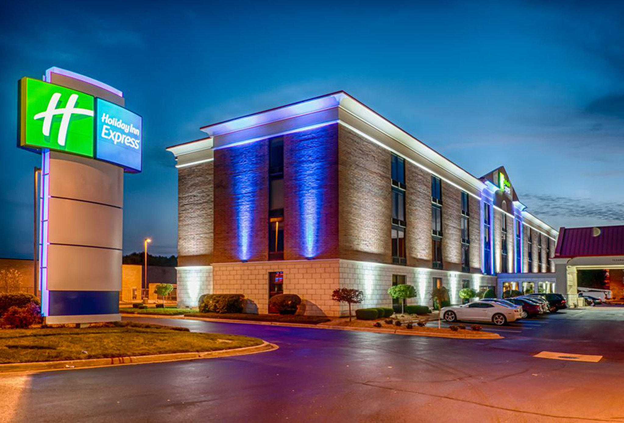 Holiday Inn Express Crestwood Photo