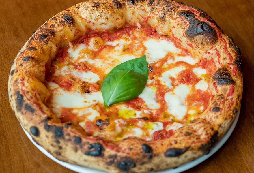 Classic Margherita Red Pizze