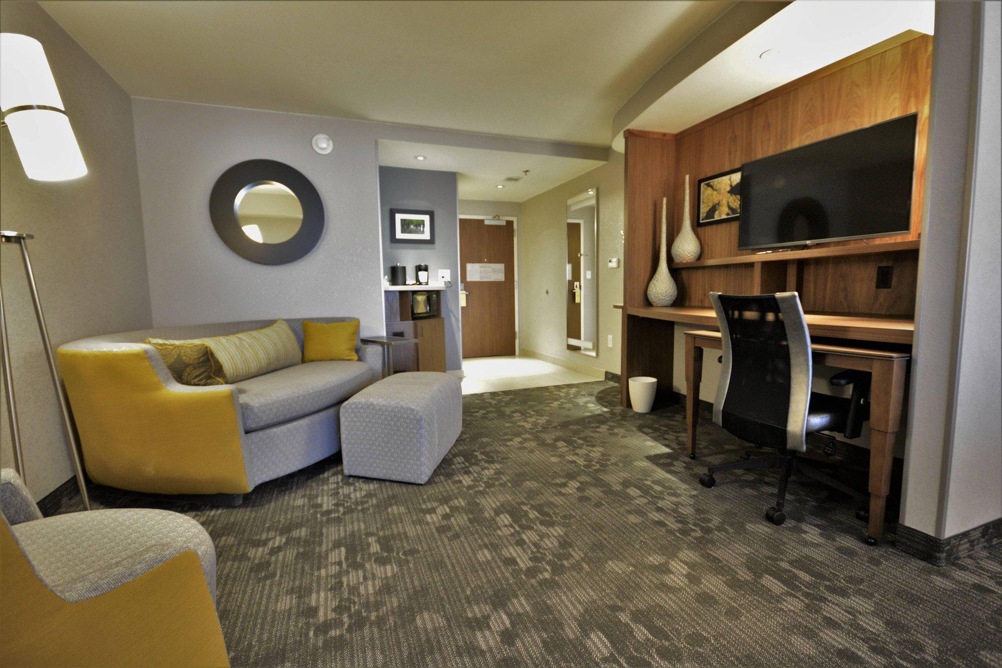 Courtyard by Marriott Asheville Airport Photo