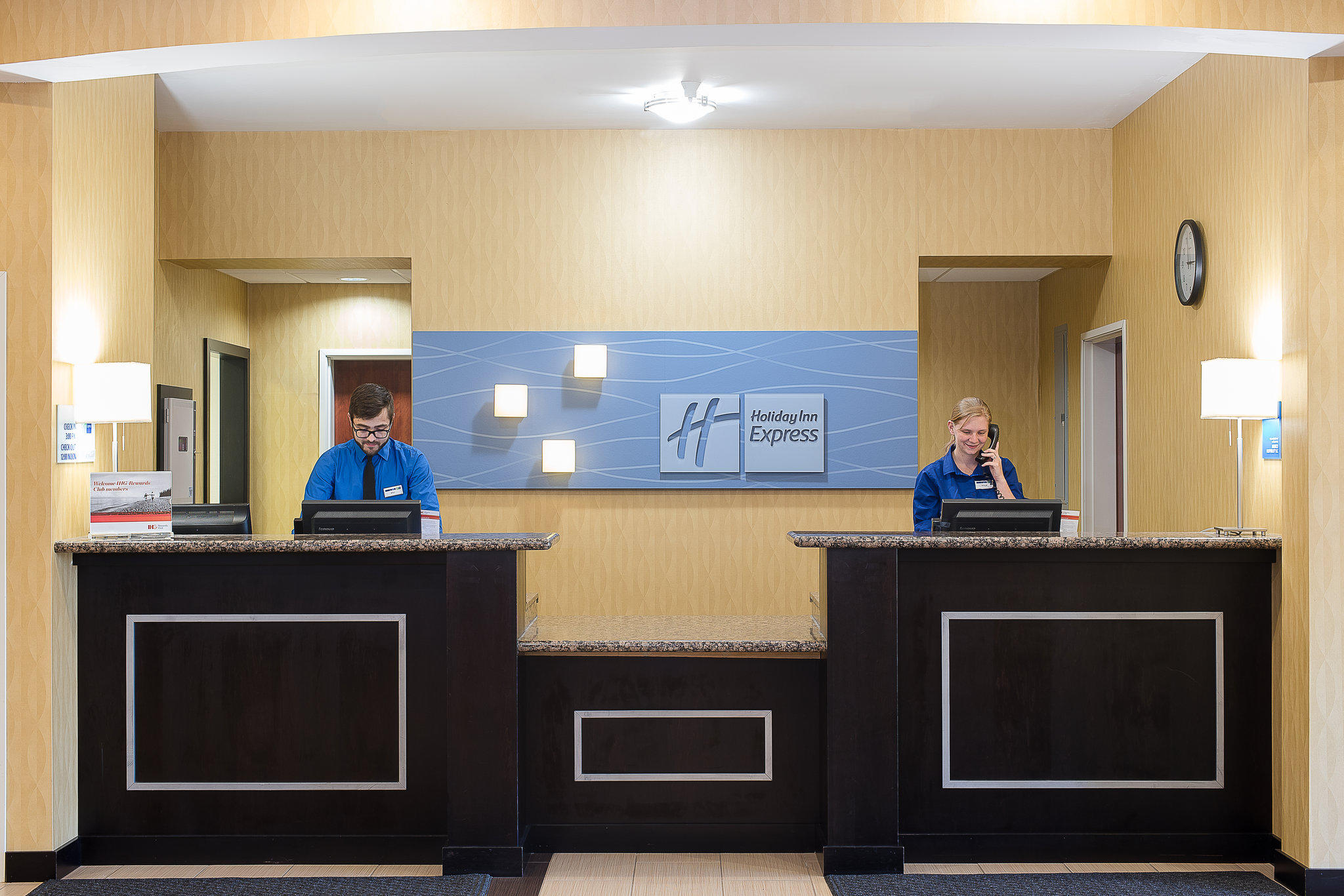 Holiday Inn Express & Suites Lafayette East Photo