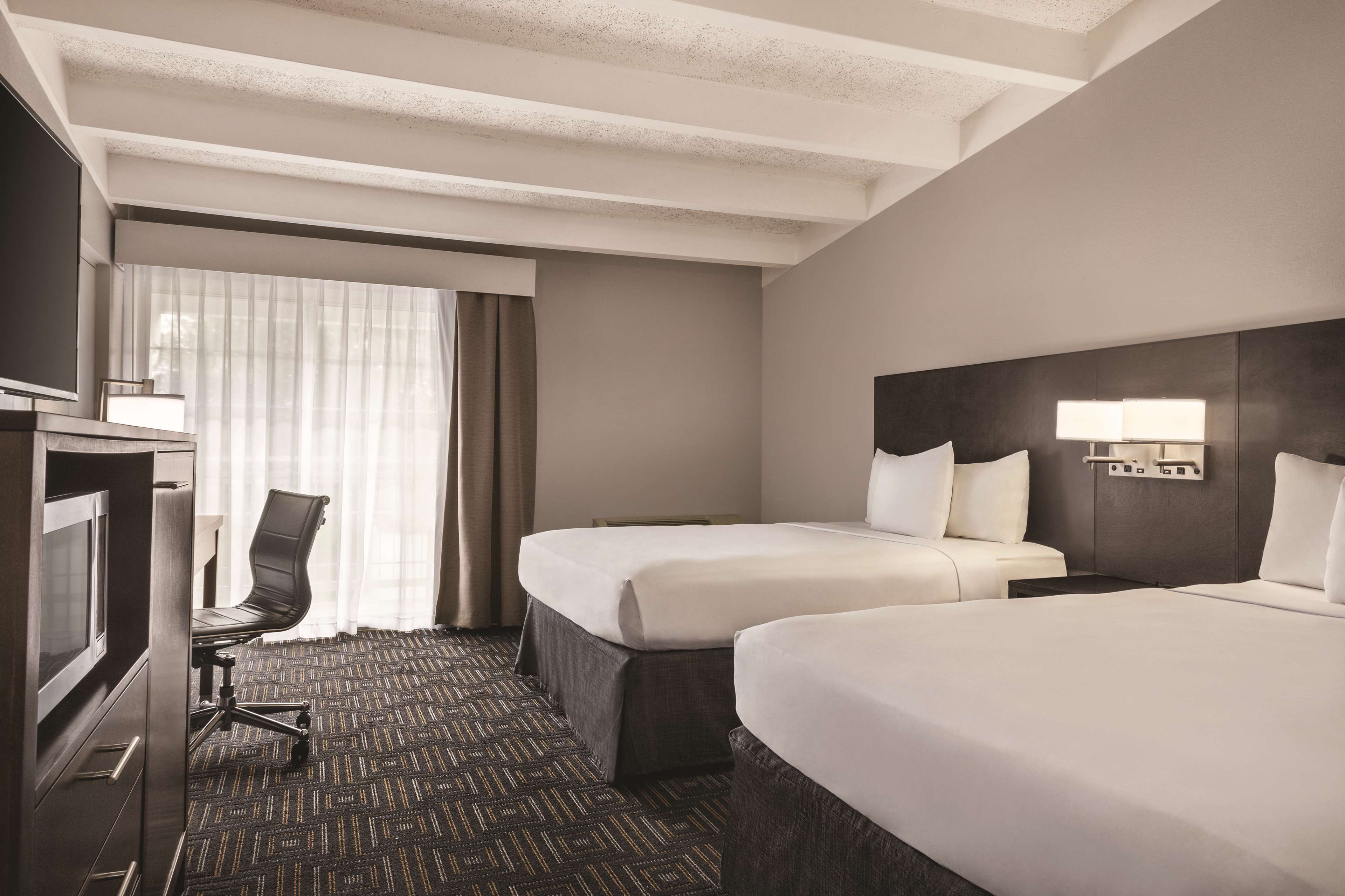 Premium 2 Queen Beds