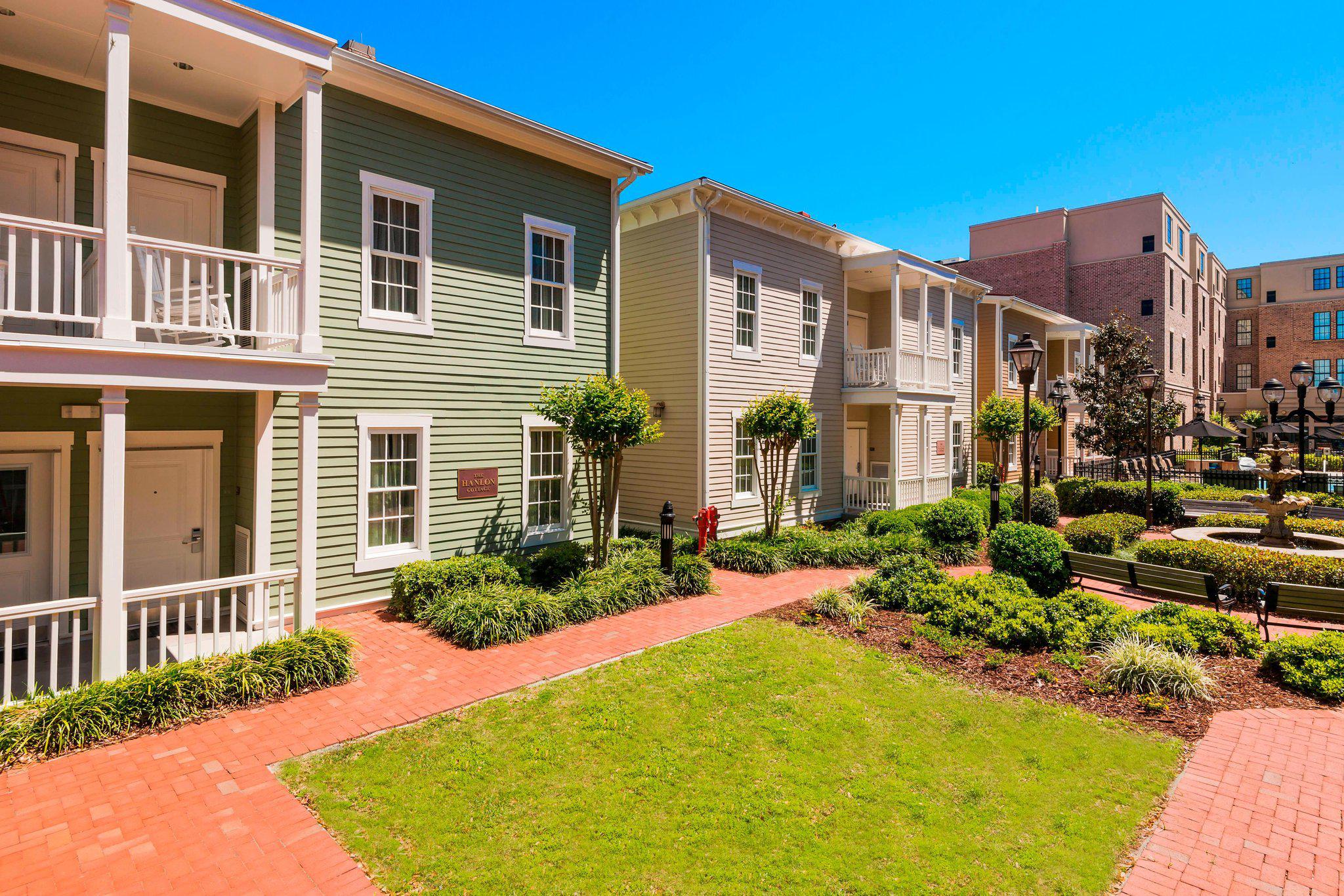 Residence Inn by Marriott Savannah Downtown/Historic District Photo