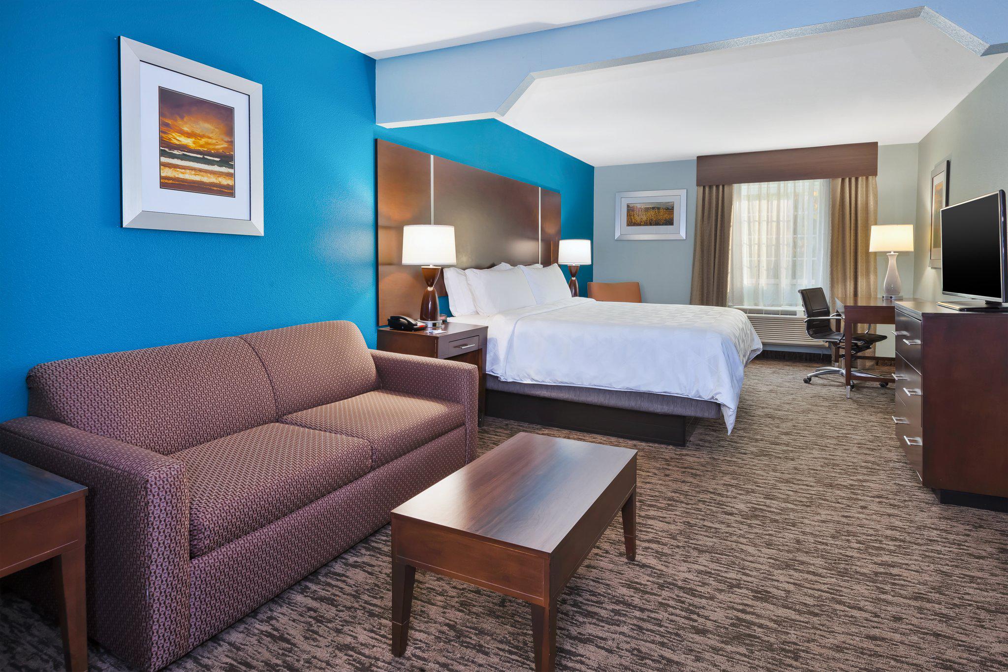 Holiday Inn Express & Suites Carmel North - Westfield Photo