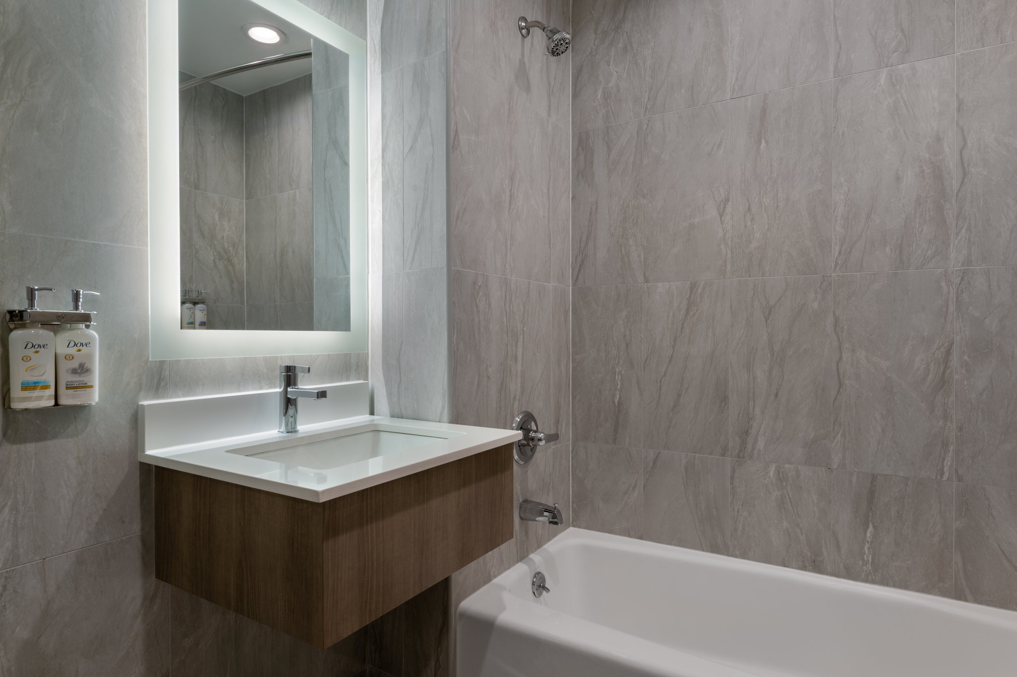 Holiday Inn Express & Suites Bronx - Zoo Area by IHG Image