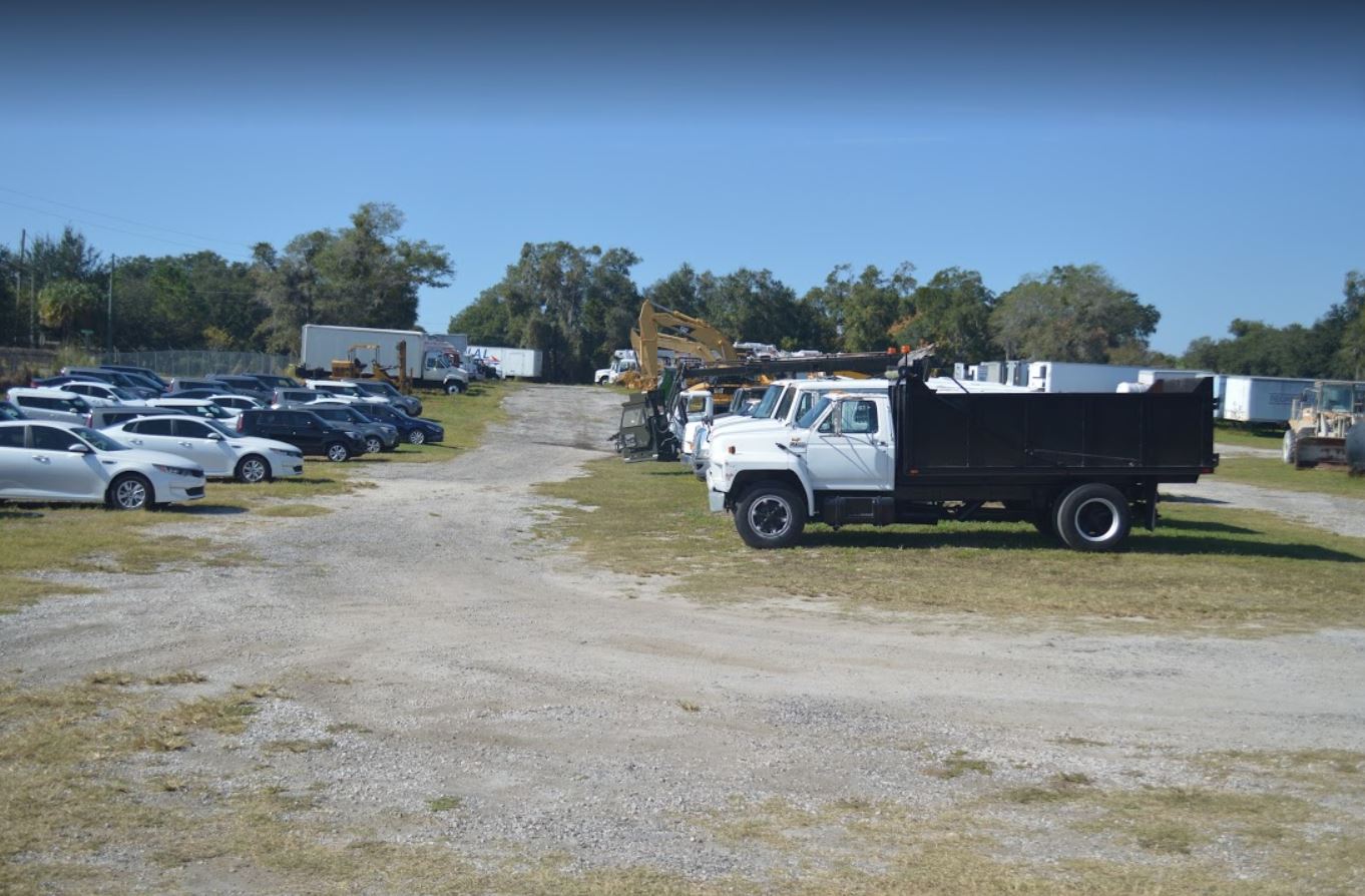 Deland Truck Center Photo