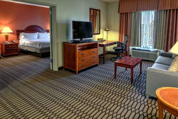 Images Hilton Garden Inn Birmingham/Lakeshore Drive