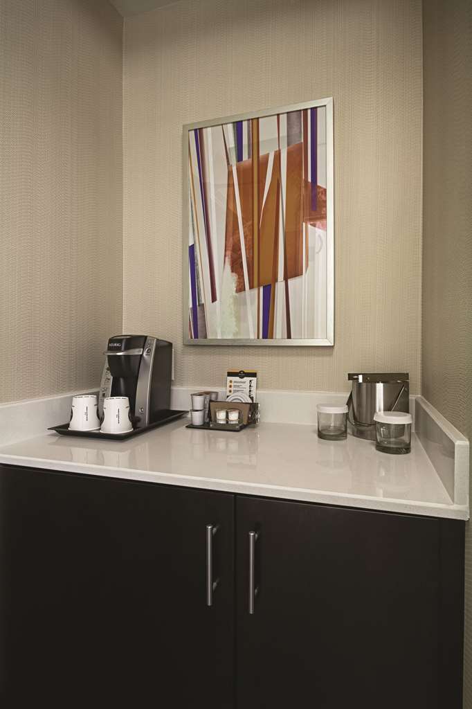 DoubleTree by Hilton Hotel Bristol, Connecticut Image