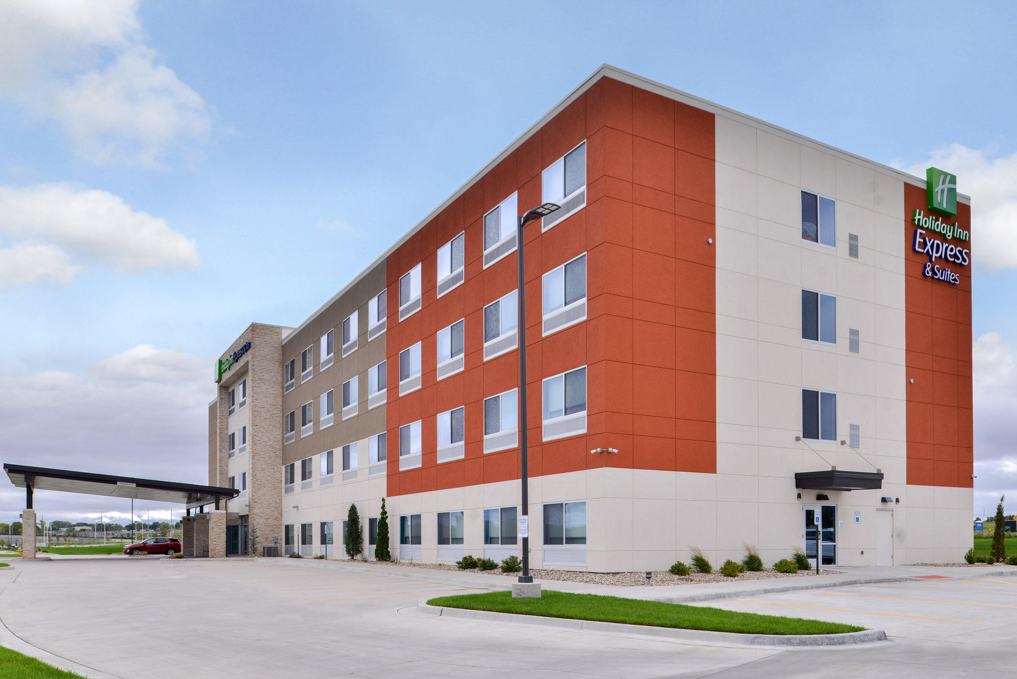 Holiday Inn Express & Suites Lee's Summit - Kansas City Photo