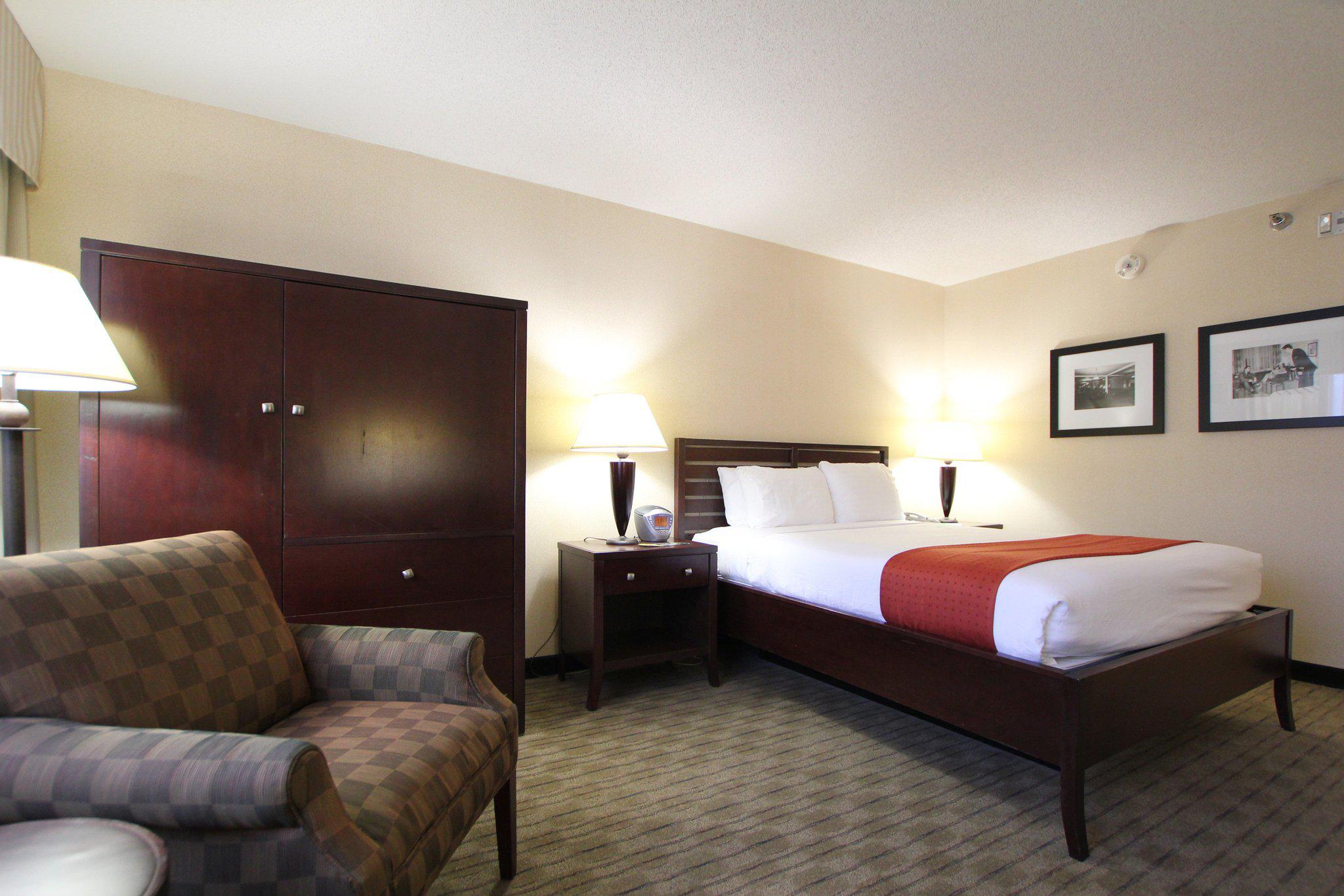 Holiday Inn Minneapolis Airport SE - Eagan Photo