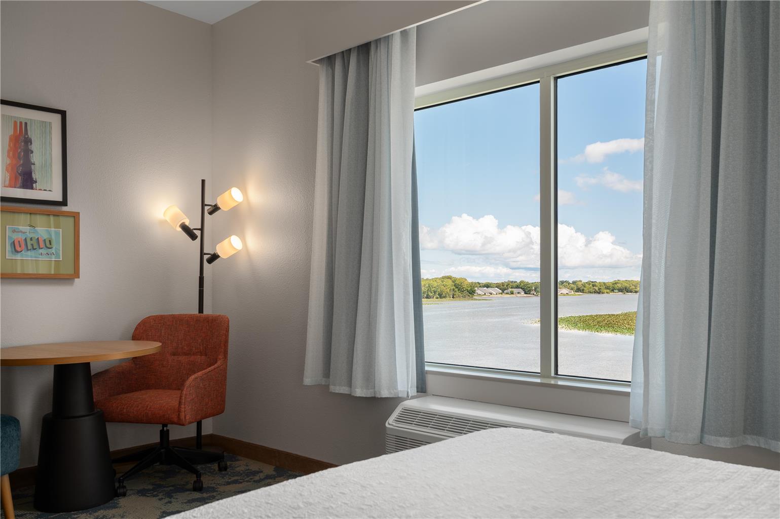 Hampton Inn and Suites by Hilton Port Clinton Catawba Island Image